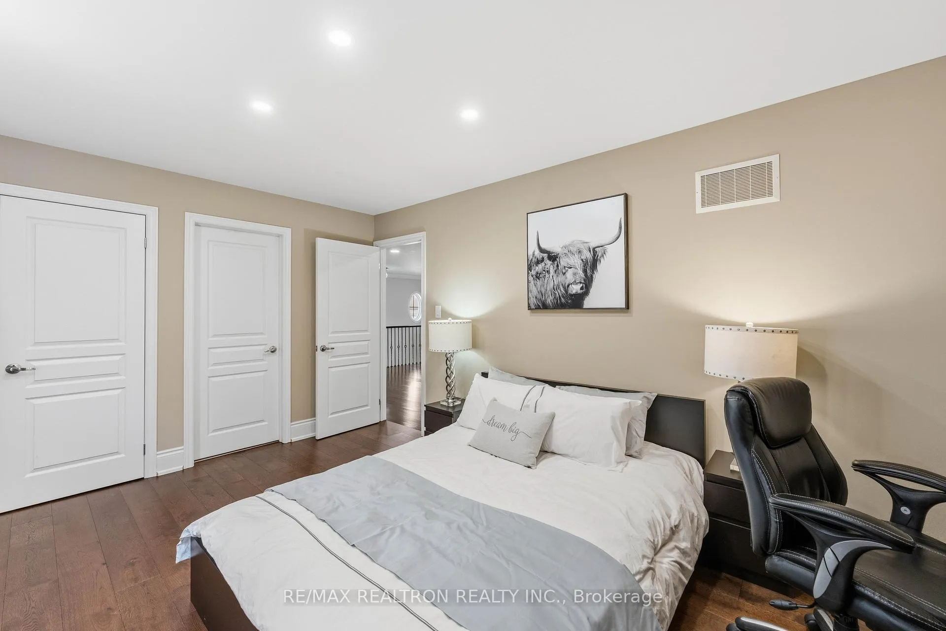 Photo 38 of 103 Sir Stevens Drive, Vaughan, Patterson — HOMEH
