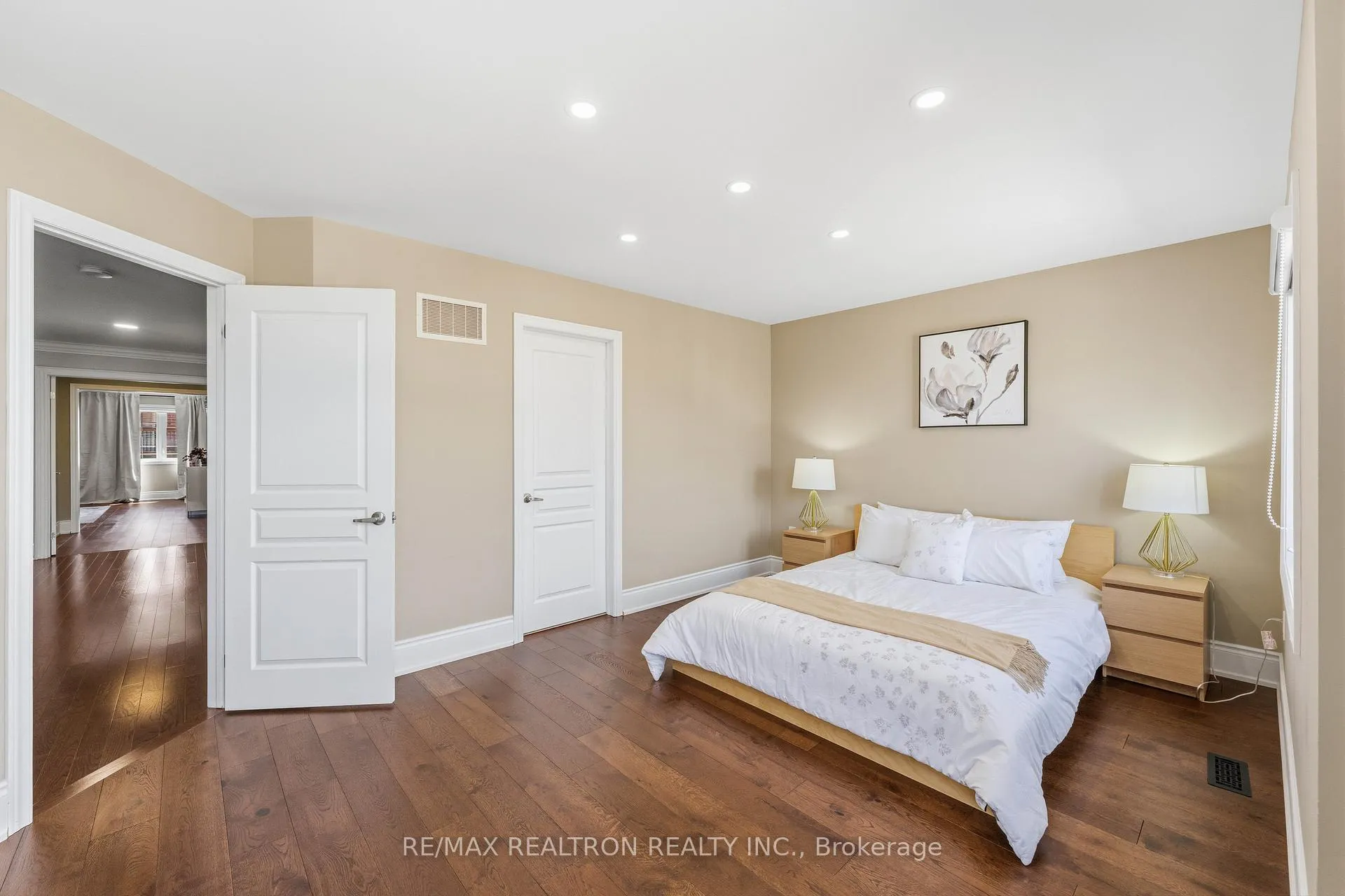 Photo 43 of 103 Sir Stevens Drive, Vaughan, Patterson — HOMEH