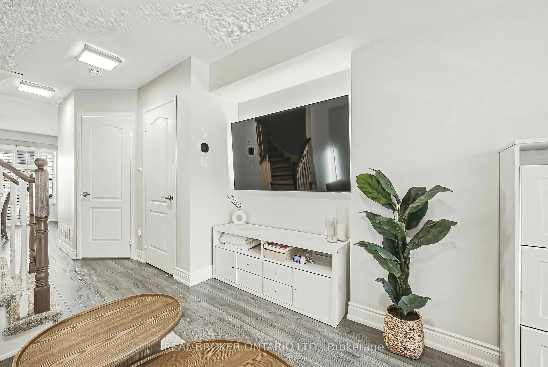 Photo 5 of 2259 Seton Crescent, Burlington, Orchard — HOMEH