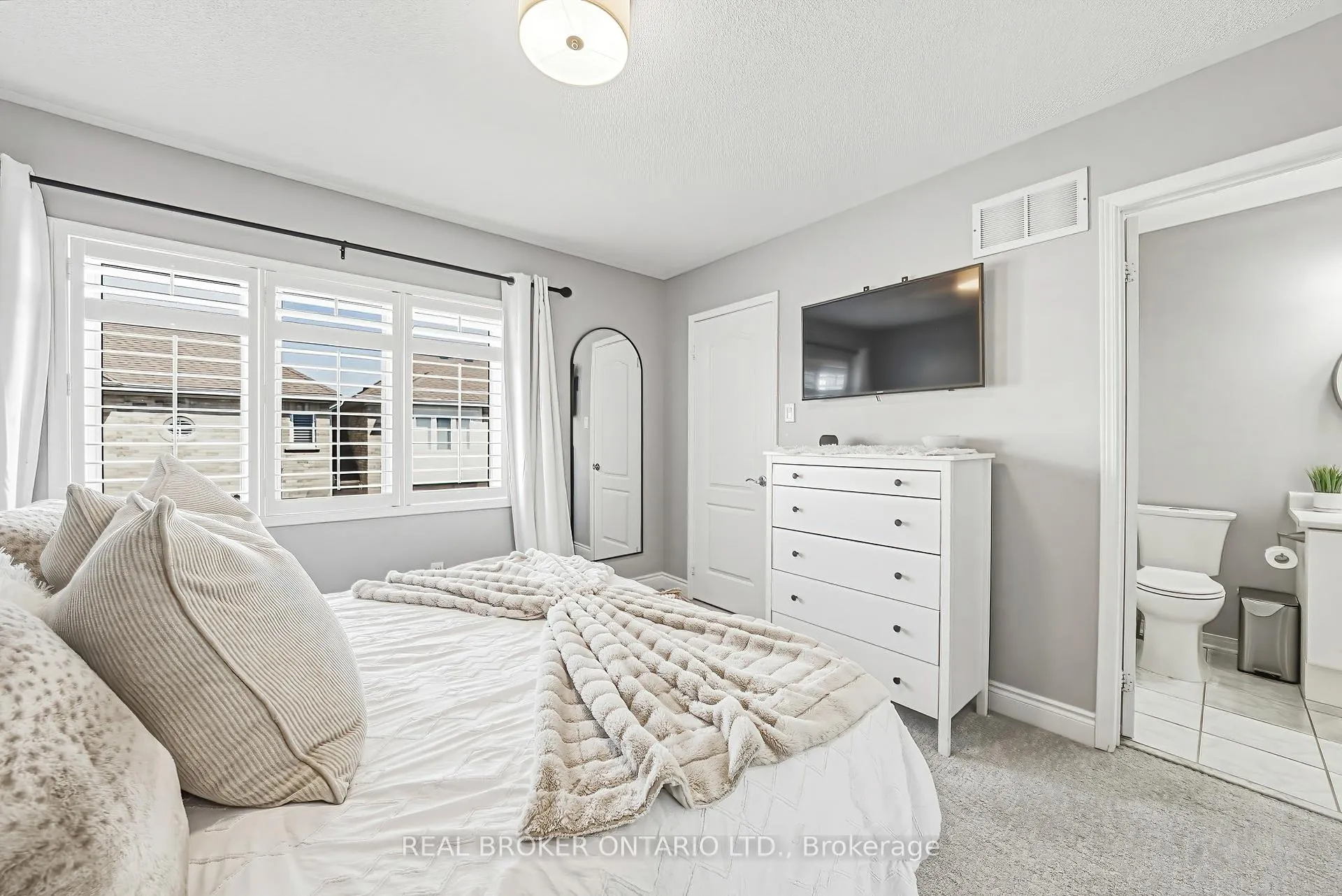 Photo 13 of 2259 Seton Crescent, Burlington, Orchard — HOMEH