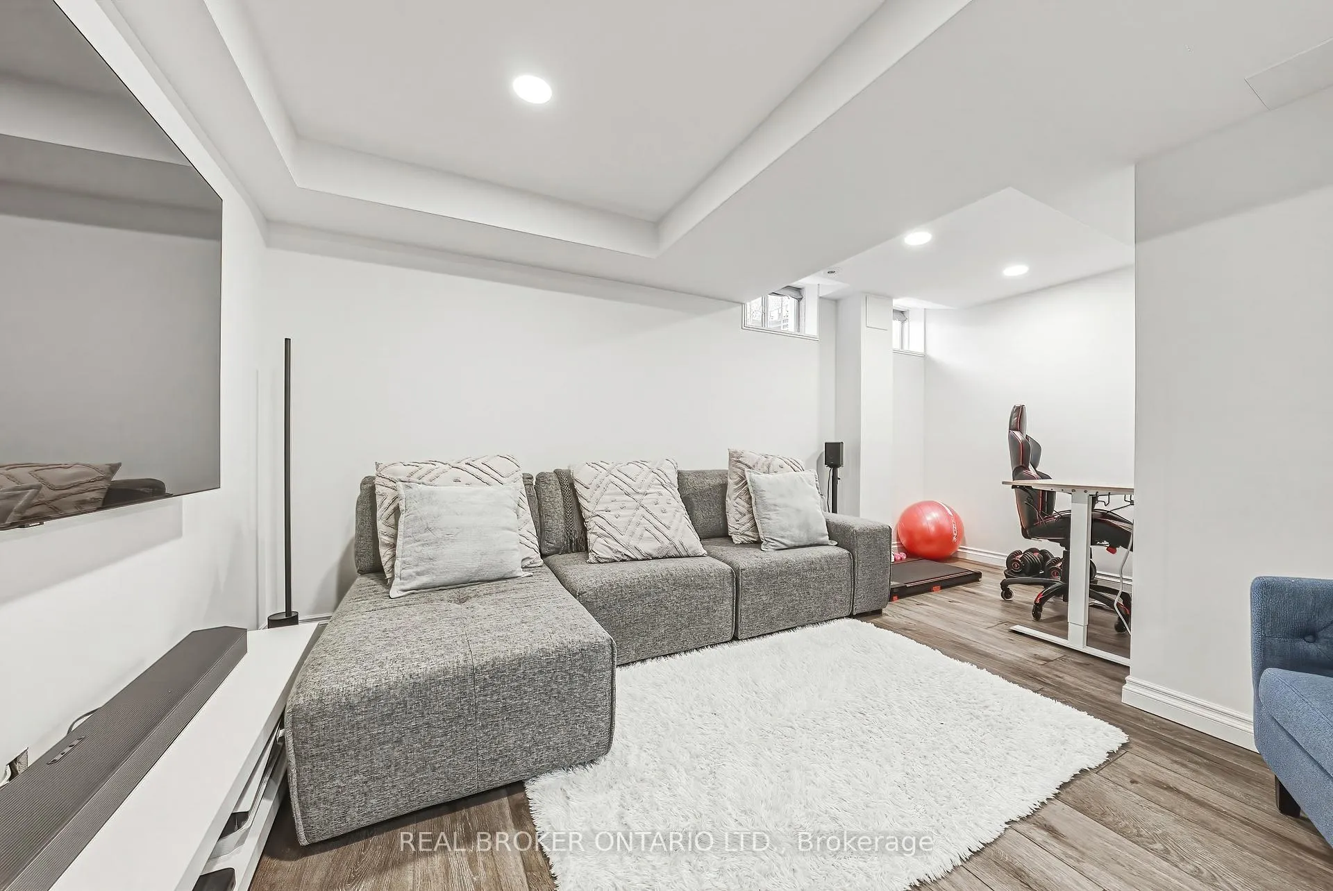 Photo 18 of 2259 Seton Crescent, Burlington, Orchard — HOMEH