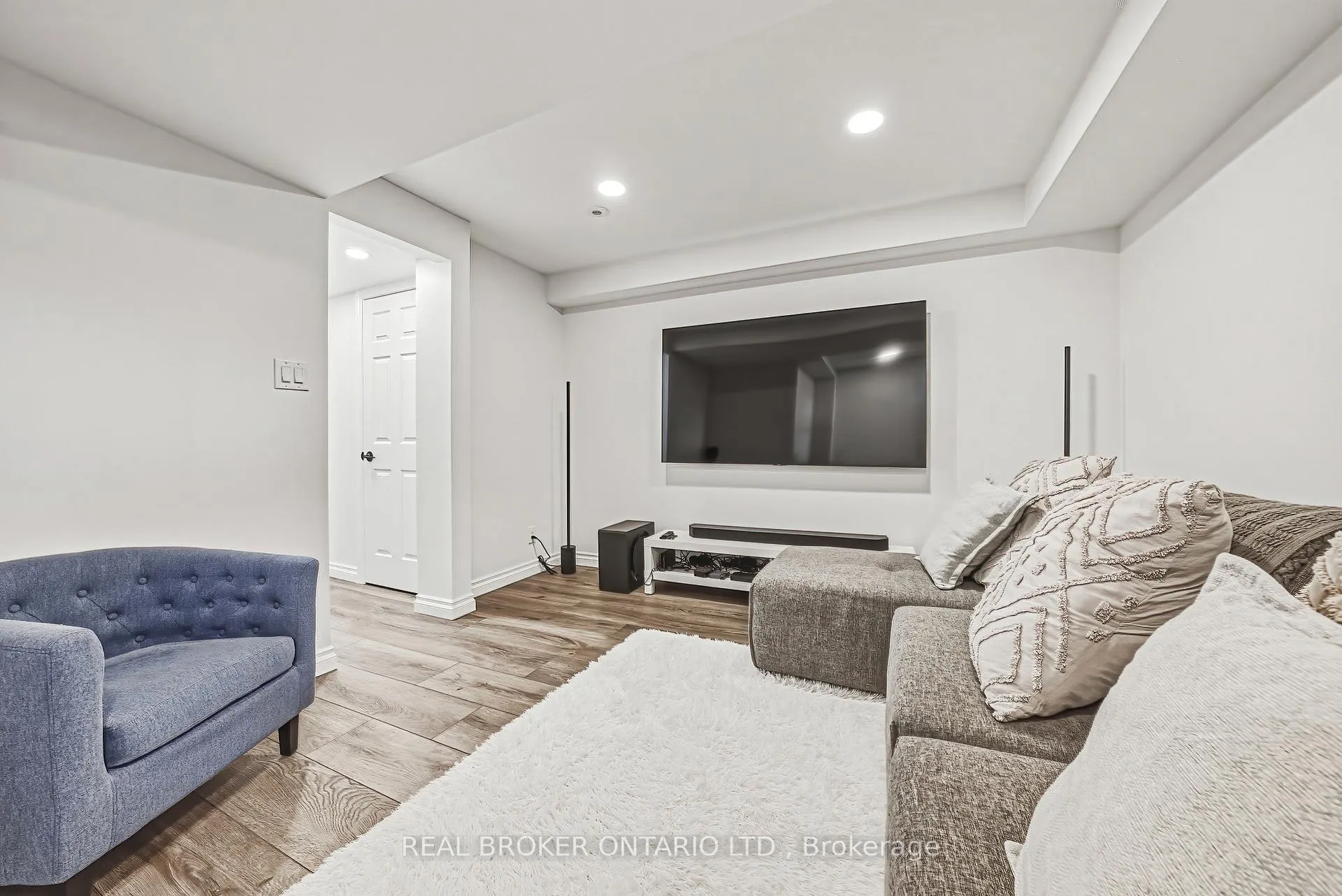 Photo 19 of 2259 Seton Crescent, Burlington, Orchard — HOMEH