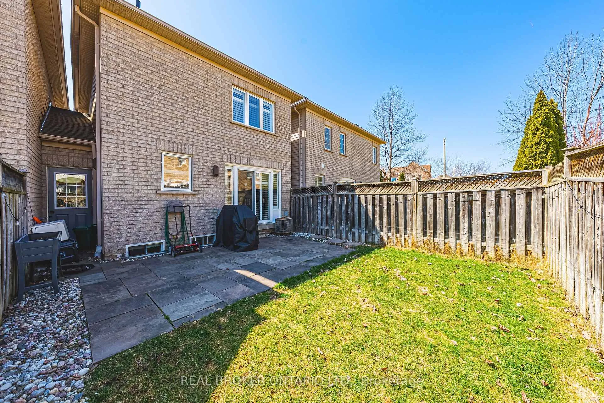 Photo 21 of 2259 Seton Crescent, Burlington, Orchard — HOMEH