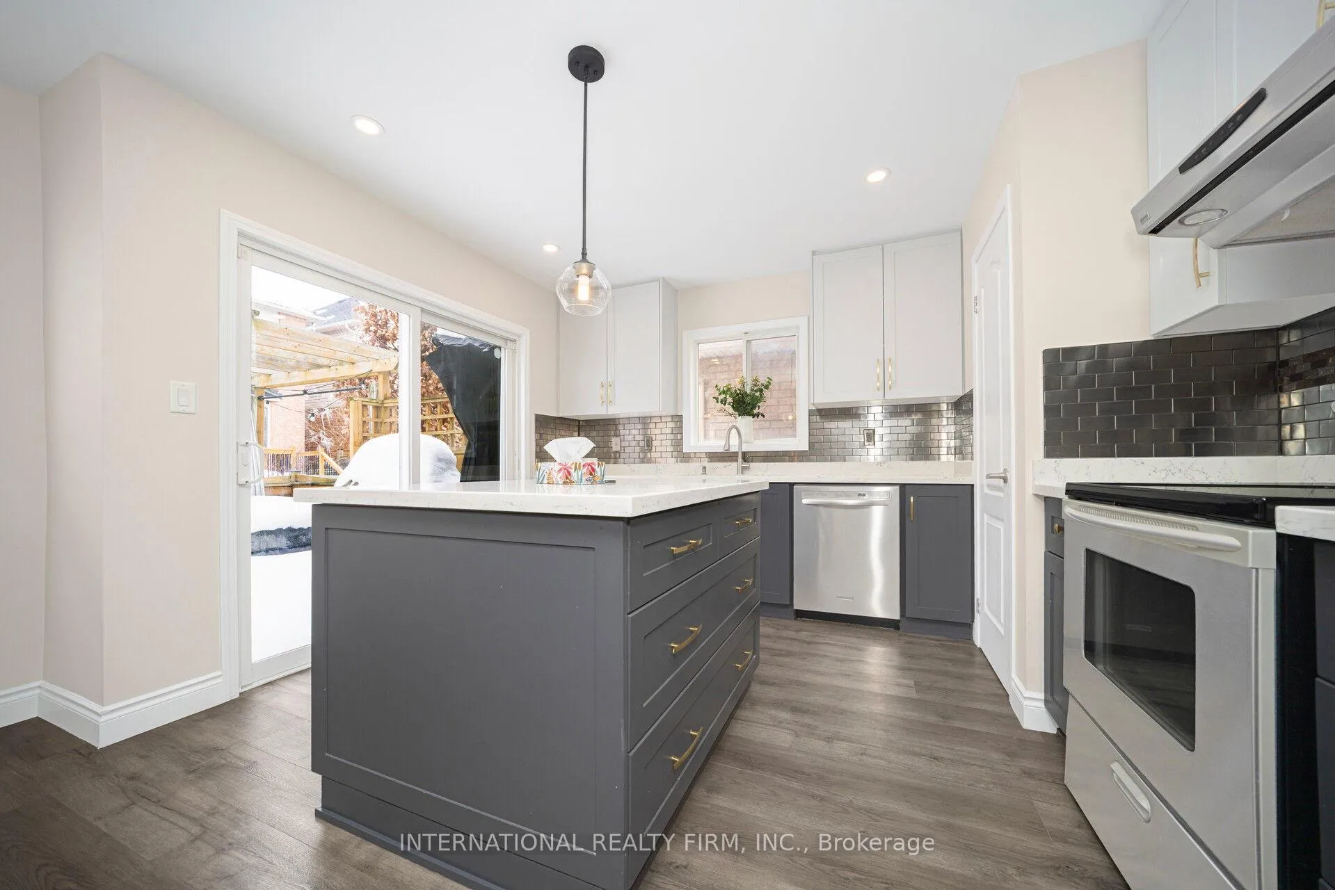 Photo 5 of 563 Hood Terrace, Milton, Coates — HOMEH
