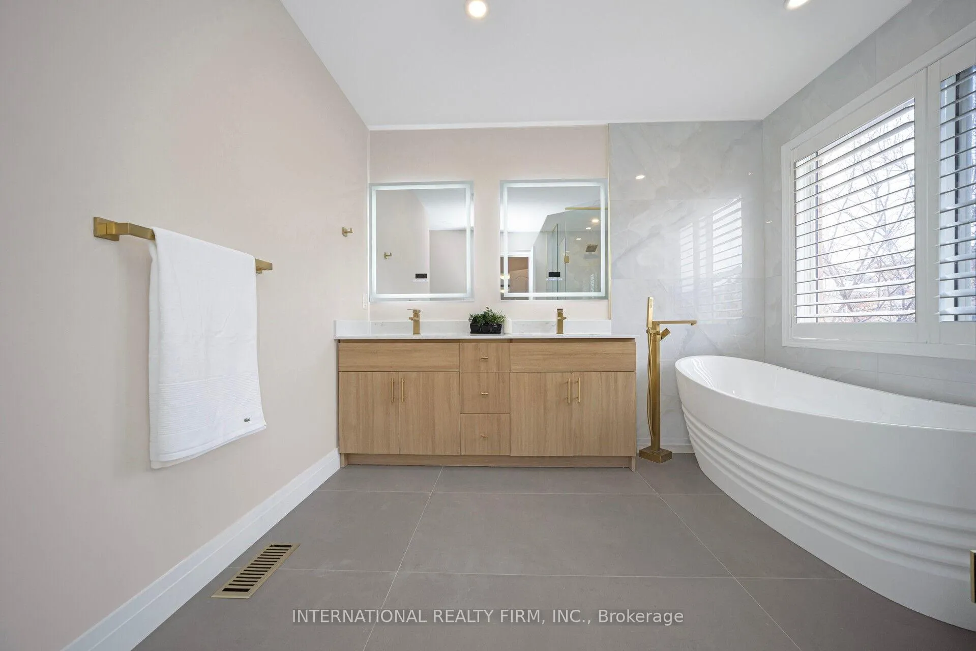 Photo 16 of 563 Hood Terrace, Milton, Coates — HOMEH