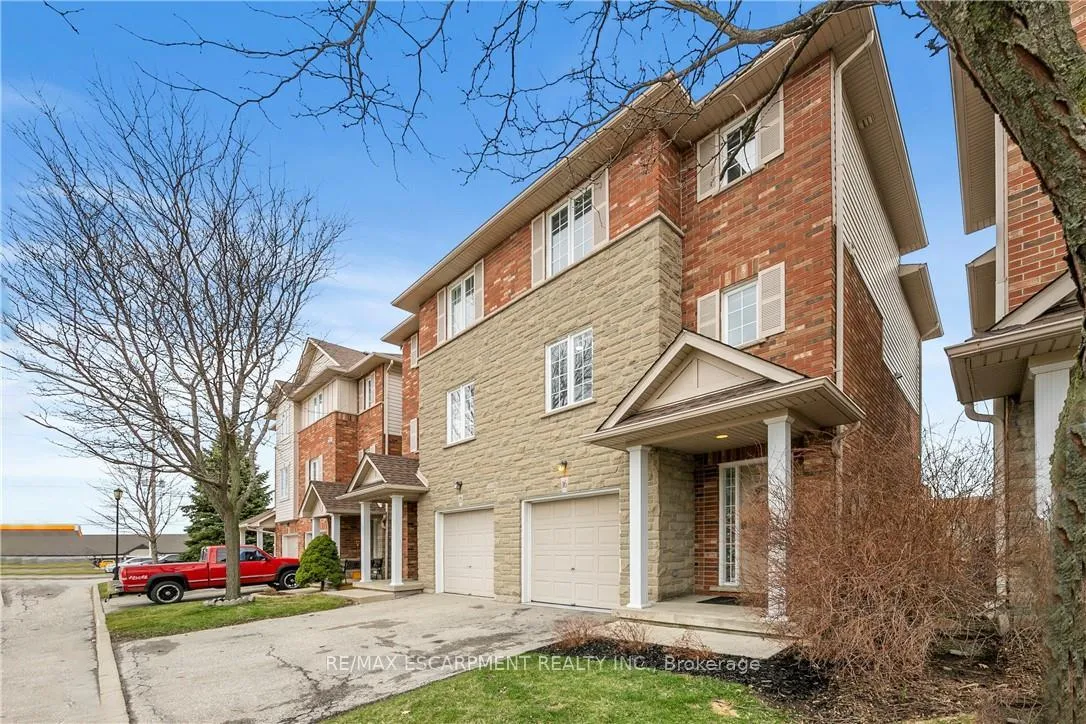 Photo 2 of Unit 16, 876 Golf Links Road, Hamilton, Meadowlands — HOMEH