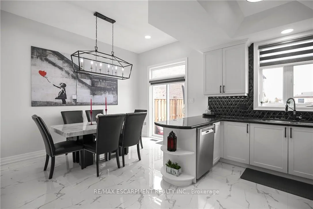 Photo 6 of Unit 16, 876 Golf Links Road, Hamilton, Meadowlands — HOMEH