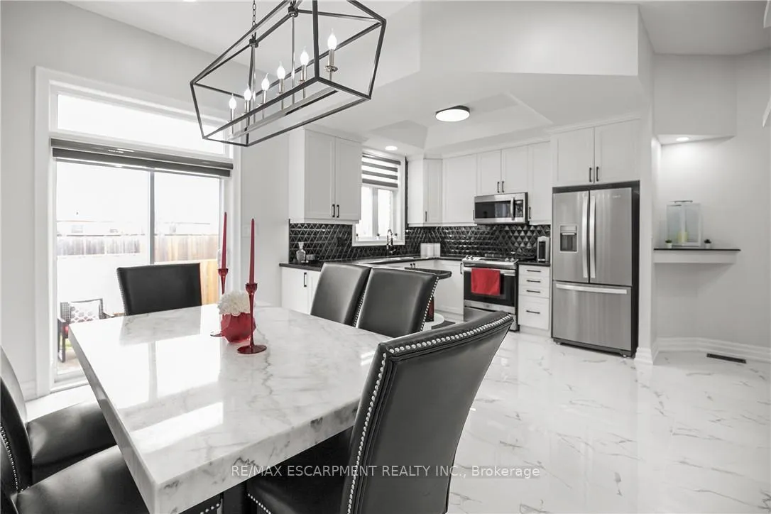 Photo 7 of Unit 16, 876 Golf Links Road, Hamilton, Meadowlands — HOMEH