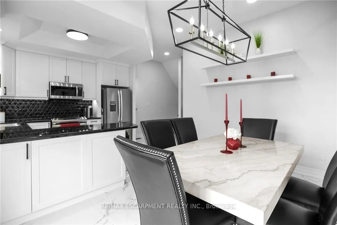 Photo 8 of Unit 16, 876 Golf Links Road, Hamilton, Meadowlands — HOMEH