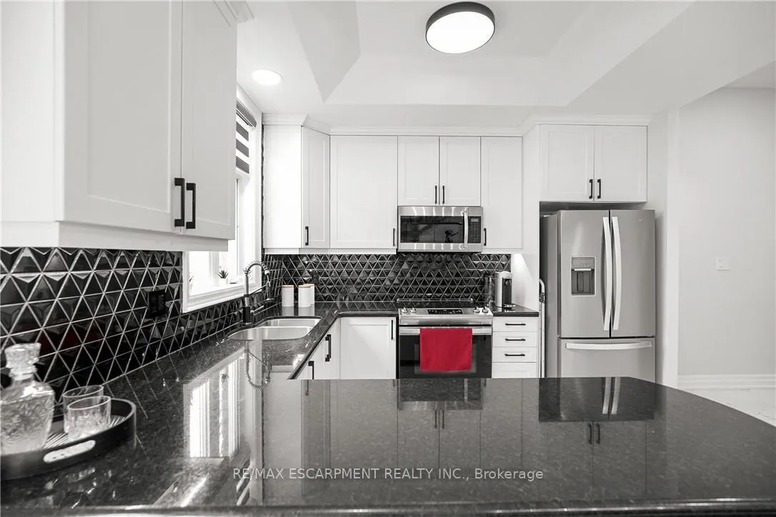 Photo 9 of Unit 16, 876 Golf Links Road, Hamilton, Meadowlands — HOMEH
