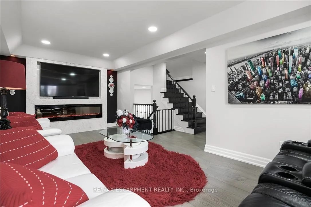 Photo 16 of Unit 16, 876 Golf Links Road, Hamilton, Meadowlands — HOMEH