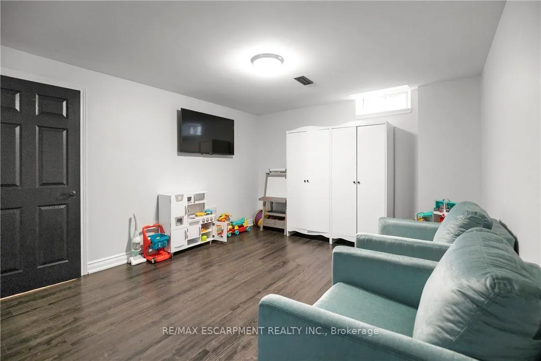 Photo 30 of Unit 16, 876 Golf Links Road, Hamilton, Meadowlands — HOMEH