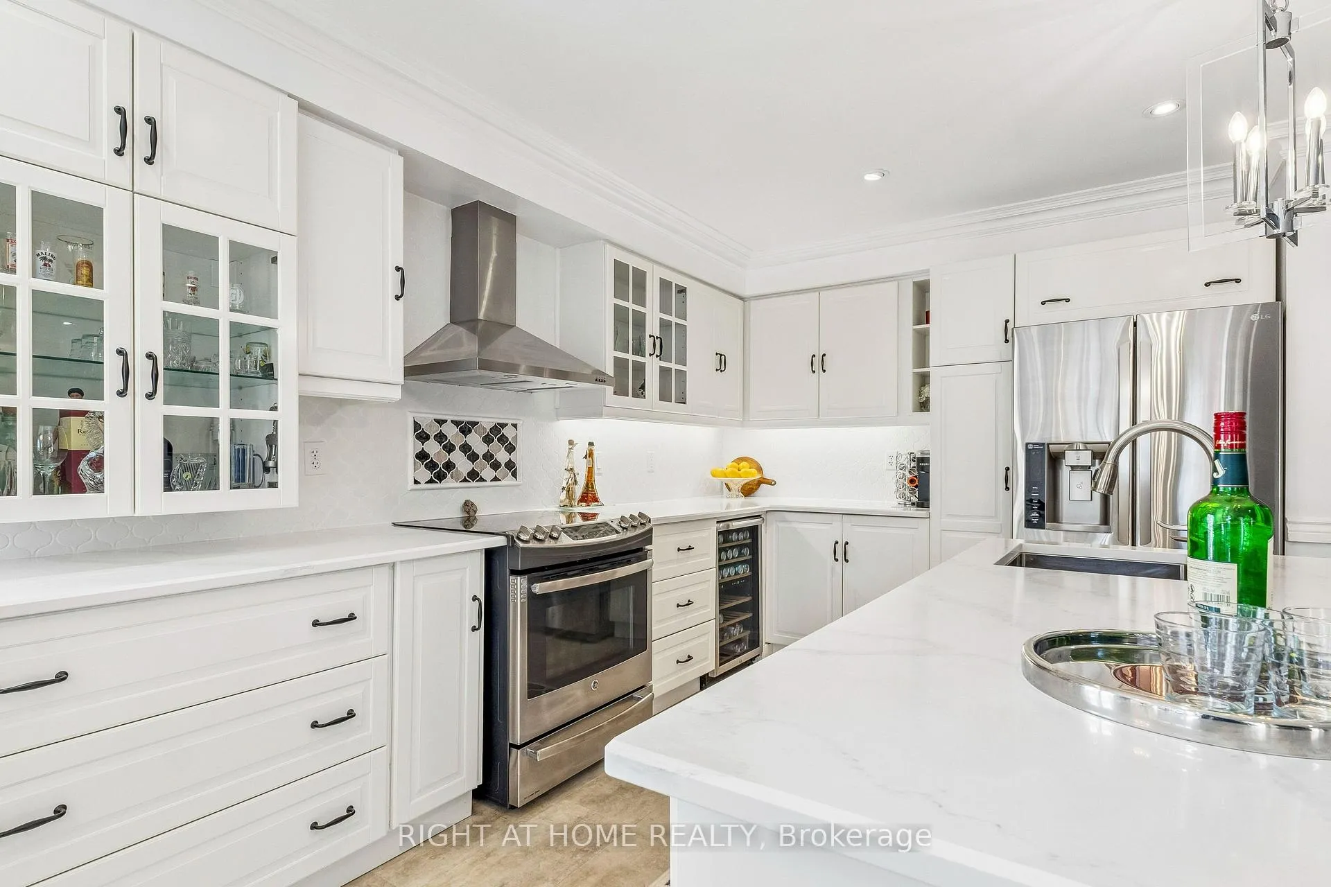 Photo 8 of 136 Harrongate Place, Whitby, Taunton North — HOMEH