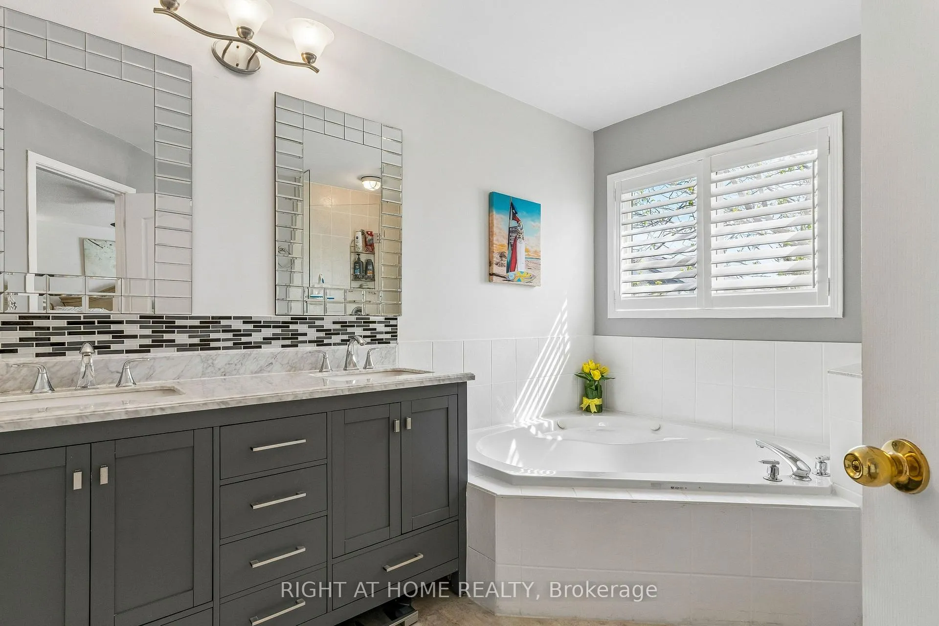 Photo 20 of 136 Harrongate Place, Whitby, Taunton North — HOMEH