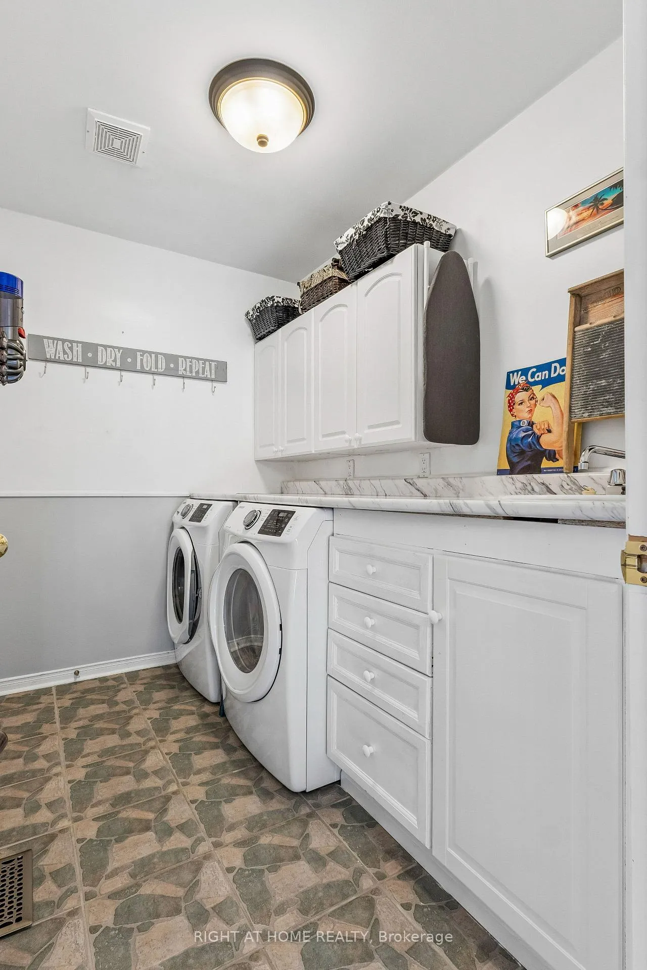 Photo 28 of 136 Harrongate Place, Whitby, Taunton North — HOMEH