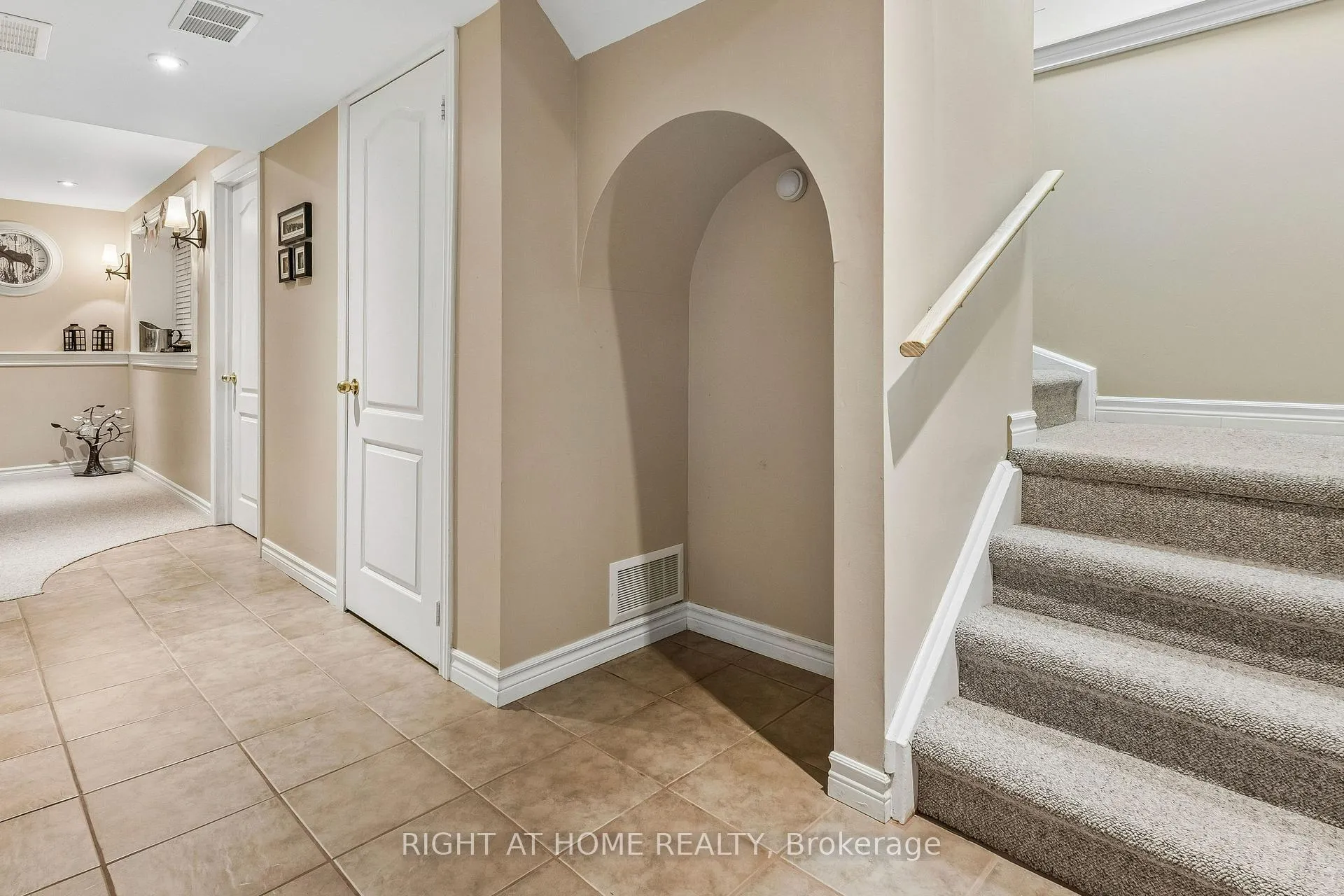 Photo 29 of 136 Harrongate Place, Whitby, Taunton North — HOMEH