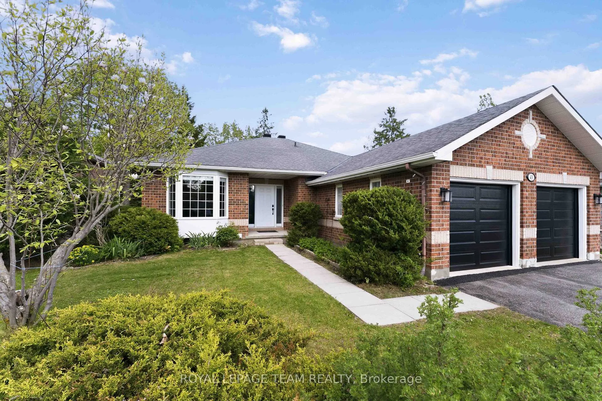 Photo 2 of 43 West Ridge Drive, Ottawa, Stittsville (Central) — HOMEH