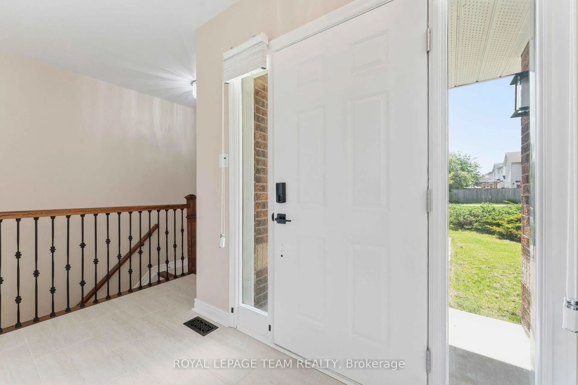 Photo 3 of 43 West Ridge Drive, Ottawa, Stittsville (Central) — HOMEH
