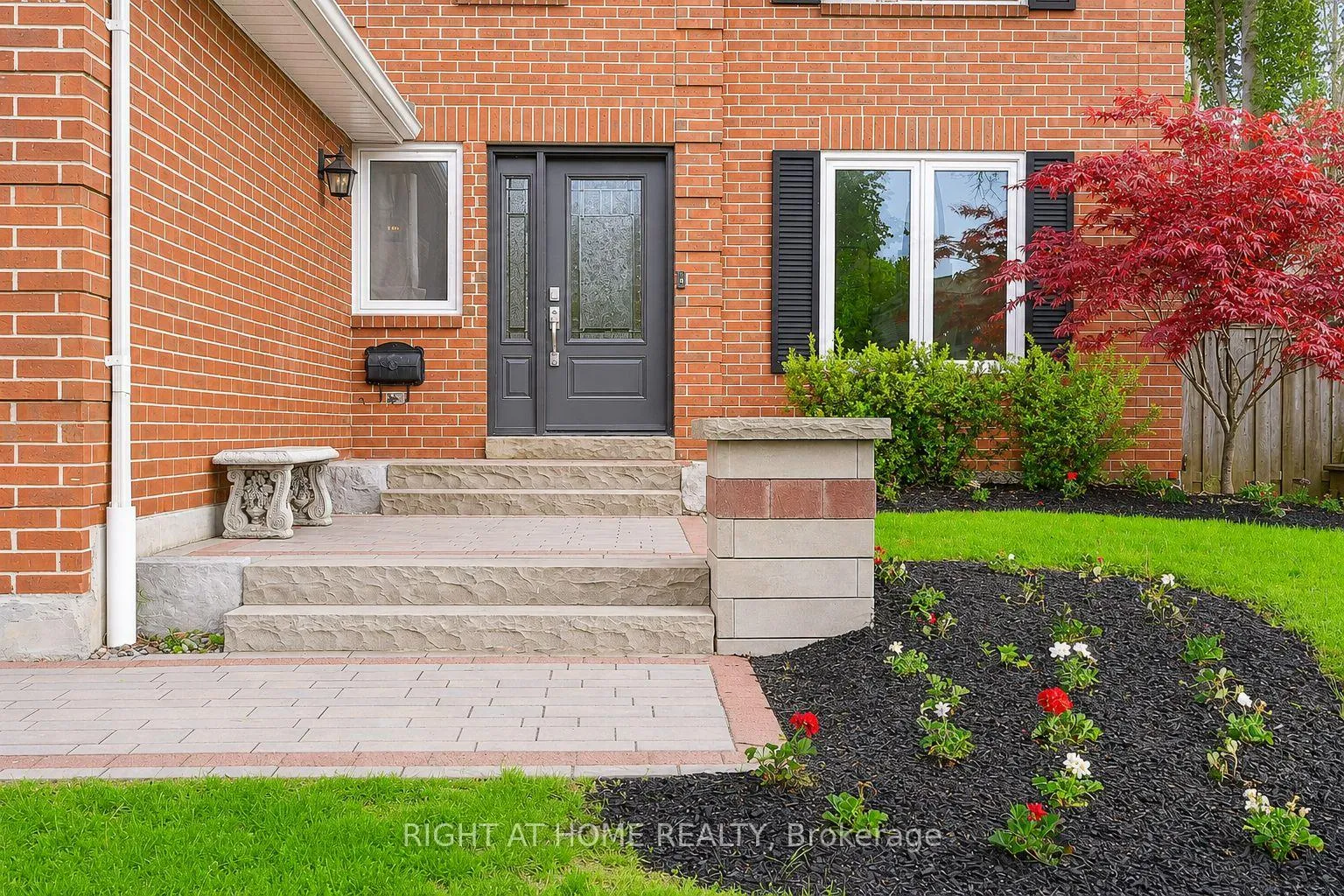 Photo 2 of 527 Beech Street E, Whitby, Pringle Creek — HOMEH