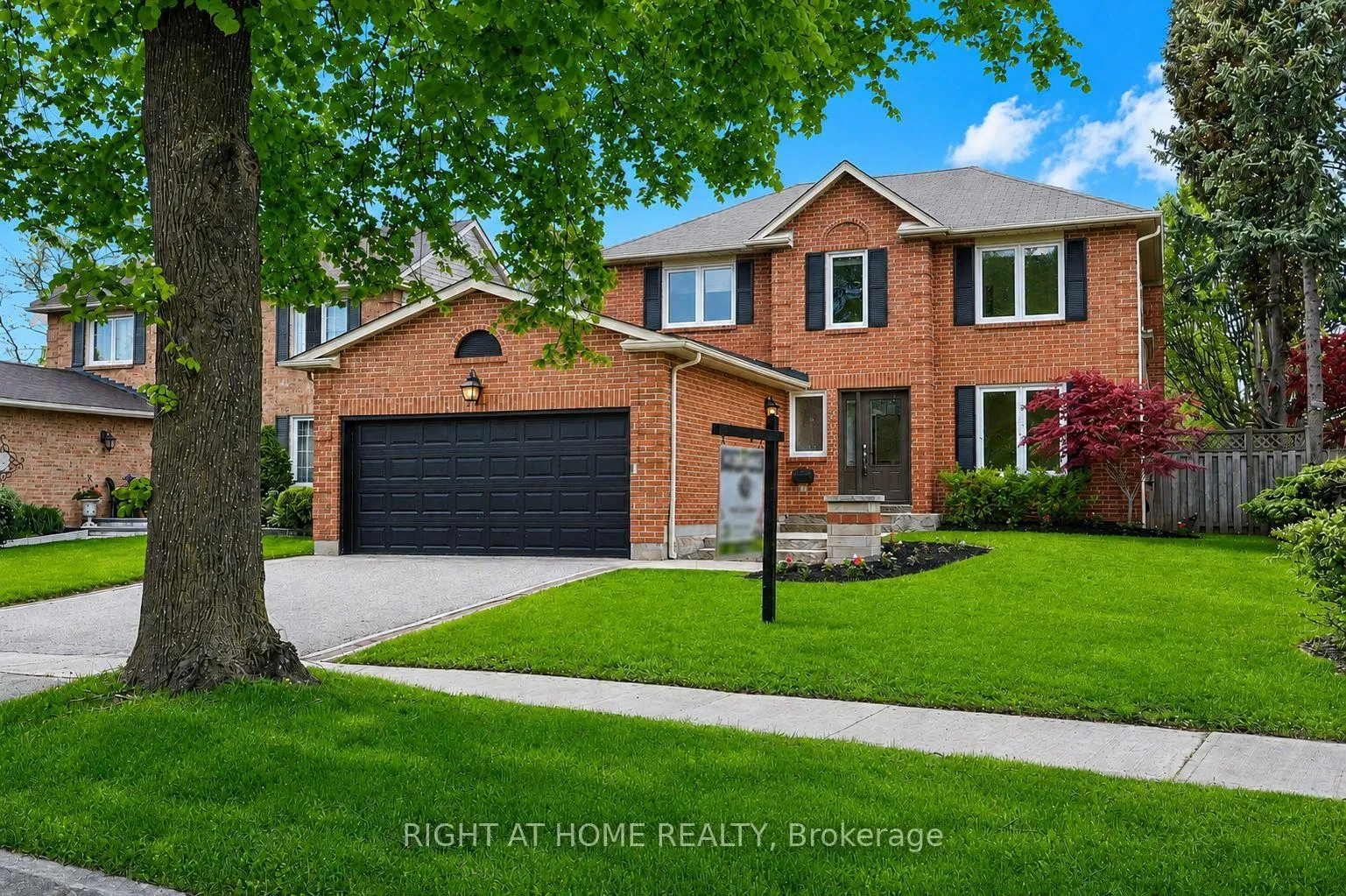 Photo 3 of 527 Beech Street E, Whitby, Pringle Creek — HOMEH