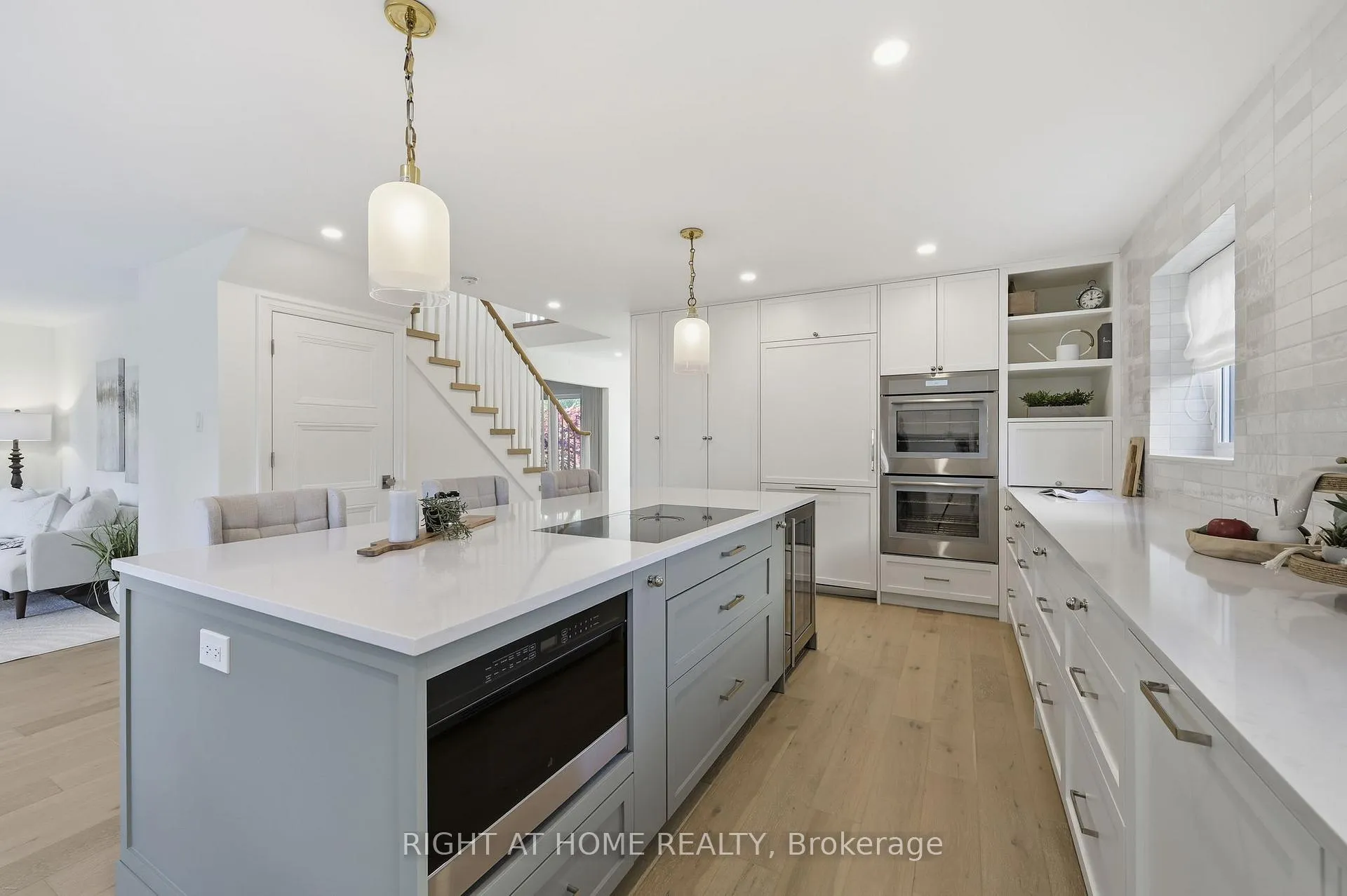 Photo 5 of 527 Beech Street E, Whitby, Pringle Creek — HOMEH