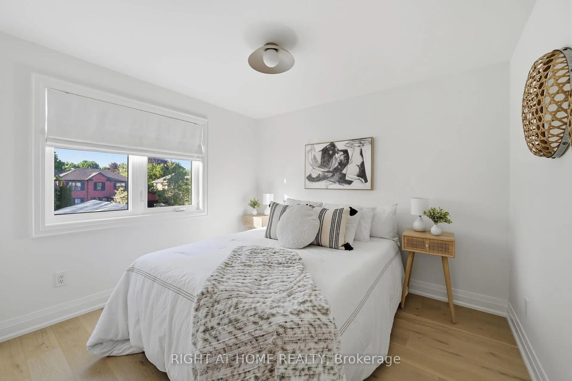 Photo 17 of 527 Beech Street E, Whitby, Pringle Creek — HOMEH