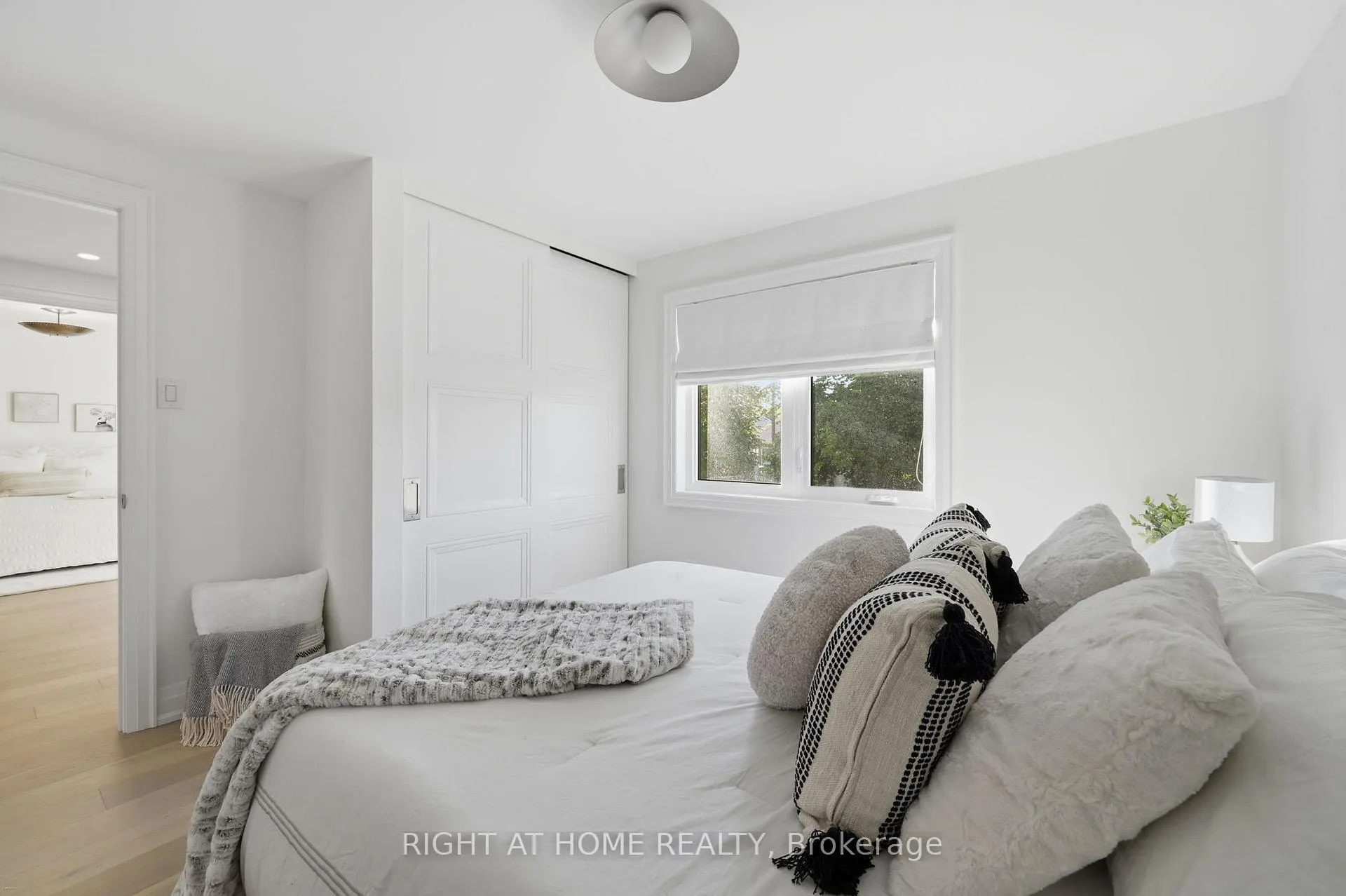 Photo 18 of 527 Beech Street E, Whitby, Pringle Creek — HOMEH