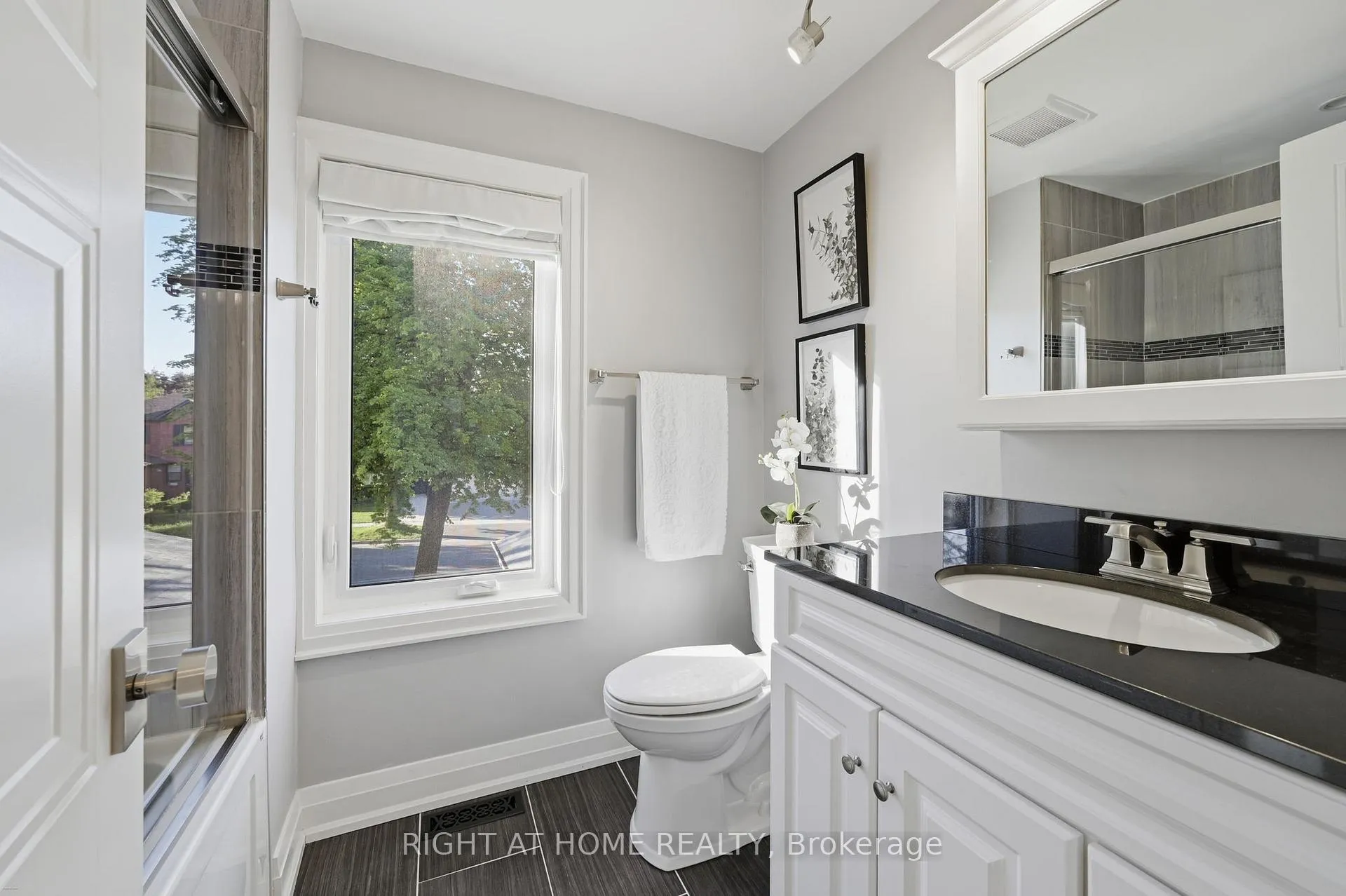 Photo 23 of 527 Beech Street E, Whitby, Pringle Creek — HOMEH
