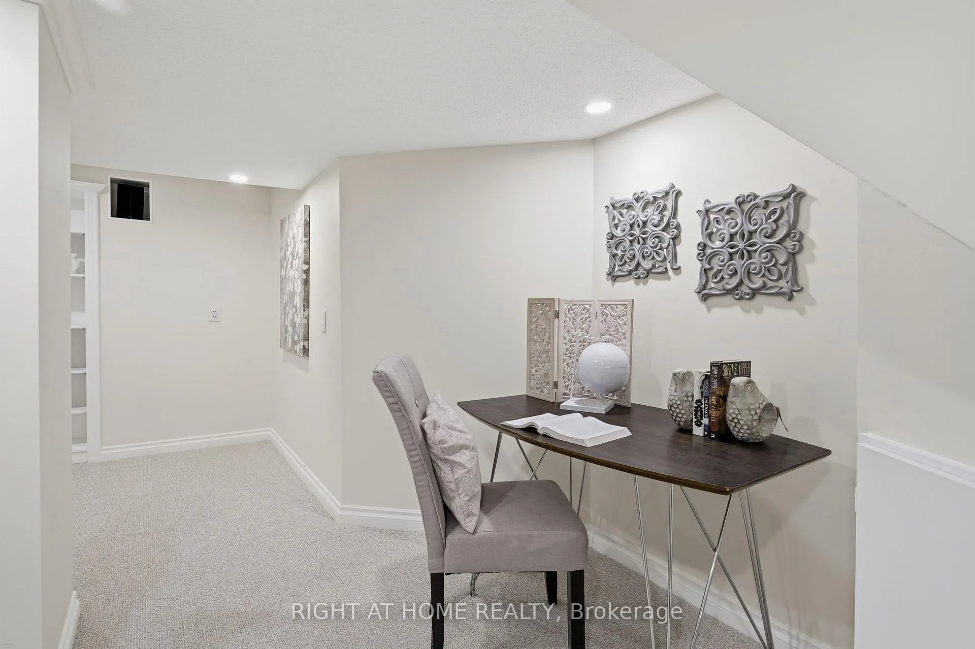 Photo 30 of 527 Beech Street E, Whitby, Pringle Creek — HOMEH