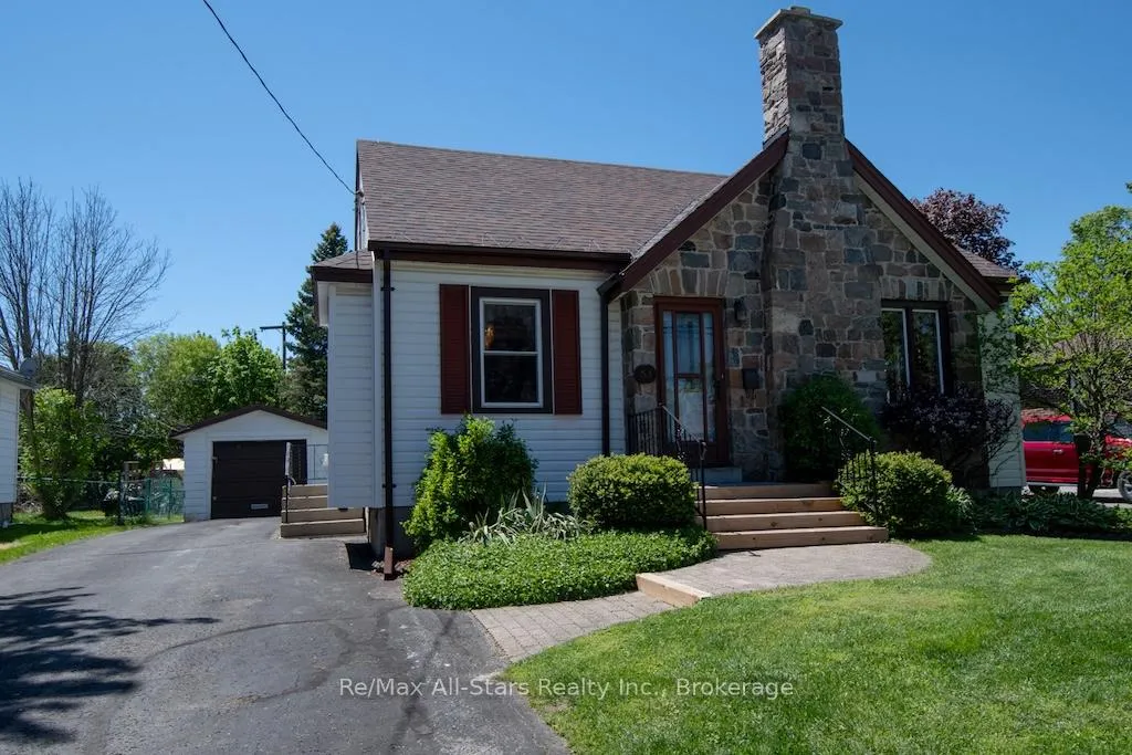 Photo 1 of 31 Adelaide Street S, Kawartha Lakes, Lindsay — HOMEH