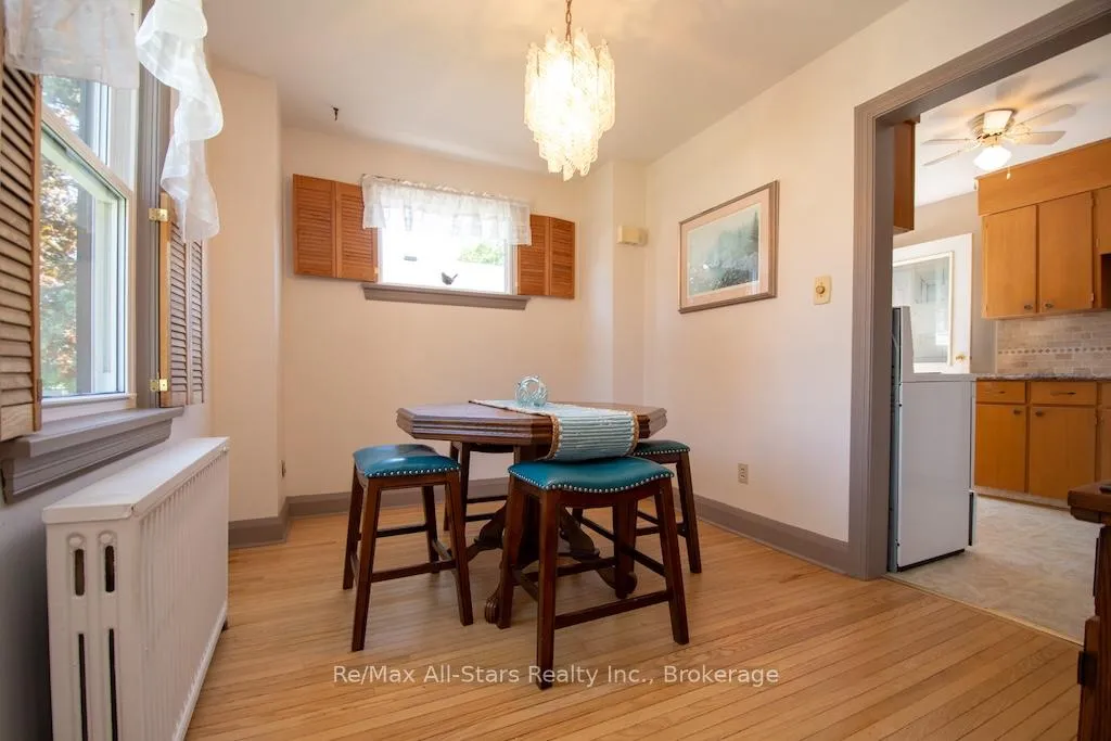 Photo 10 of 31 Adelaide Street S, Kawartha Lakes, Lindsay — HOMEH