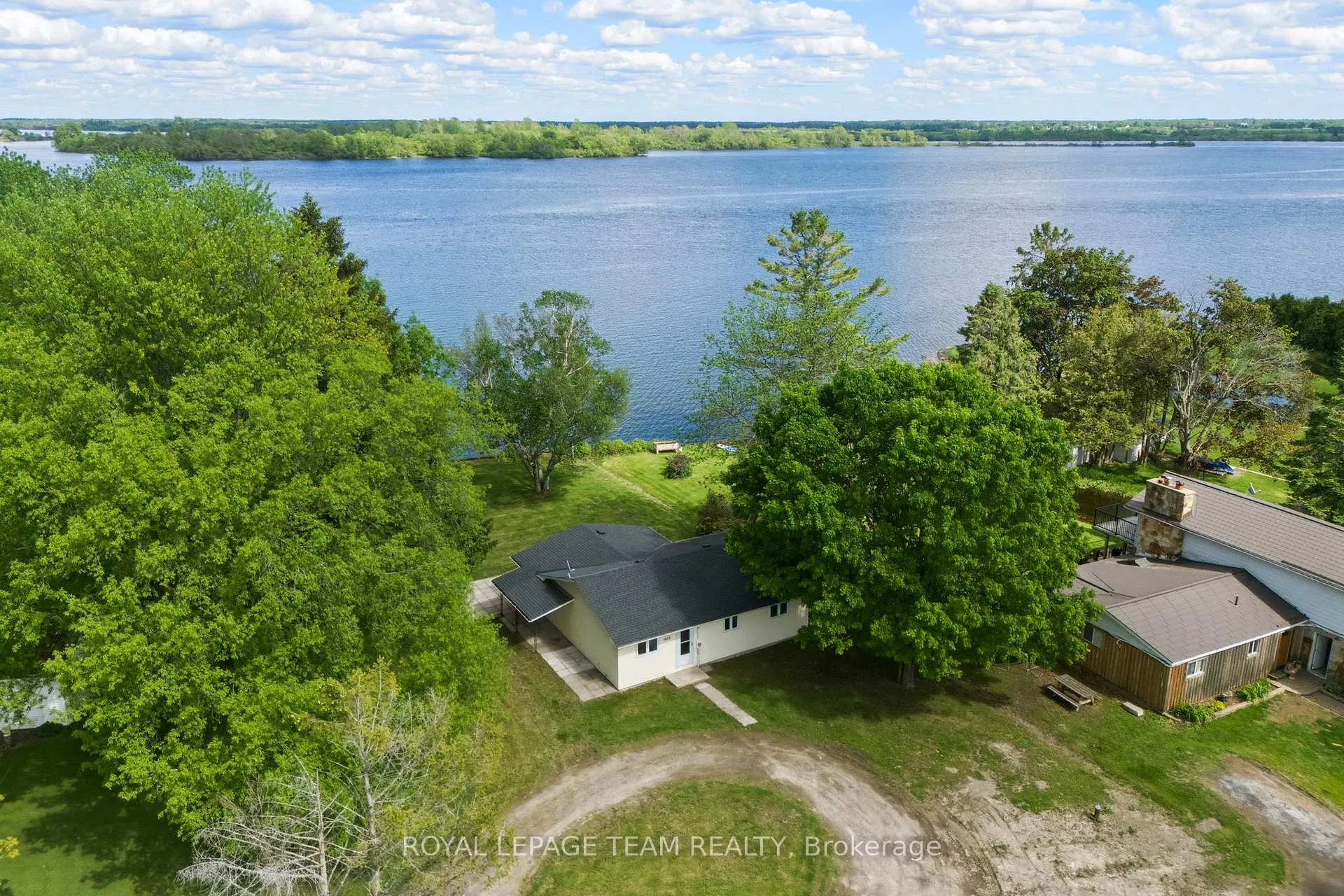 Photo 1 of 1625 County Rd 2, Edwardsburgh/Cardinal, Edwardsburgh/Cardinal Twp — HOMEH
