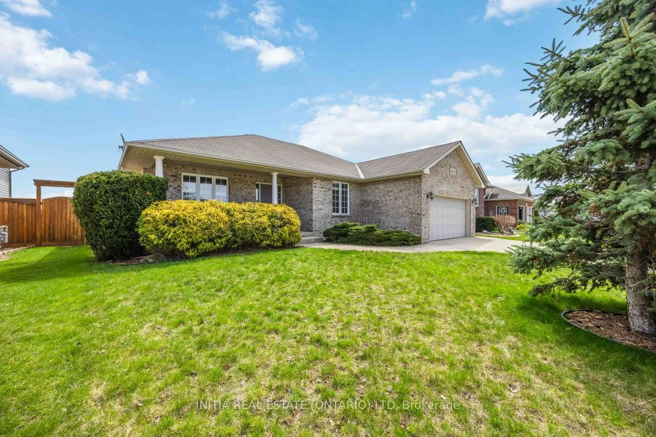 Photo 2 of 482A First Avenue, Enniskillen, Petrolia — HOMEH