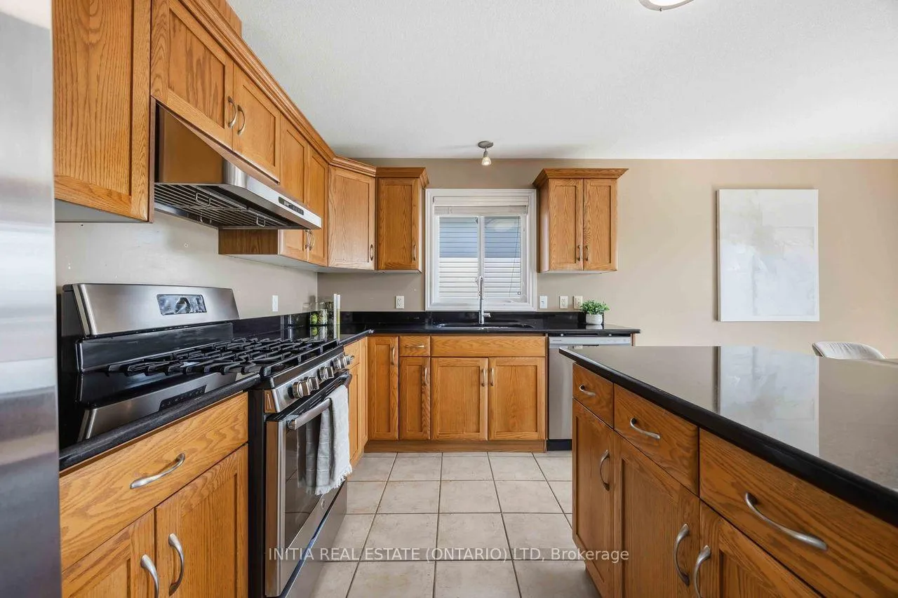 Photo 6 of 482A First Avenue, Enniskillen, Petrolia — HOMEH