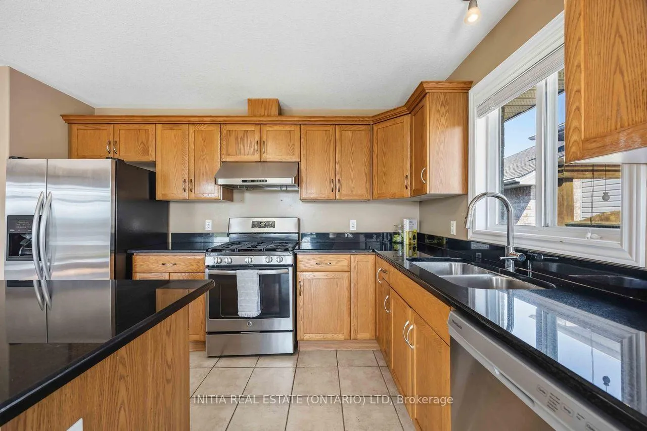 Photo 7 of 482A First Avenue, Enniskillen, Petrolia — HOMEH