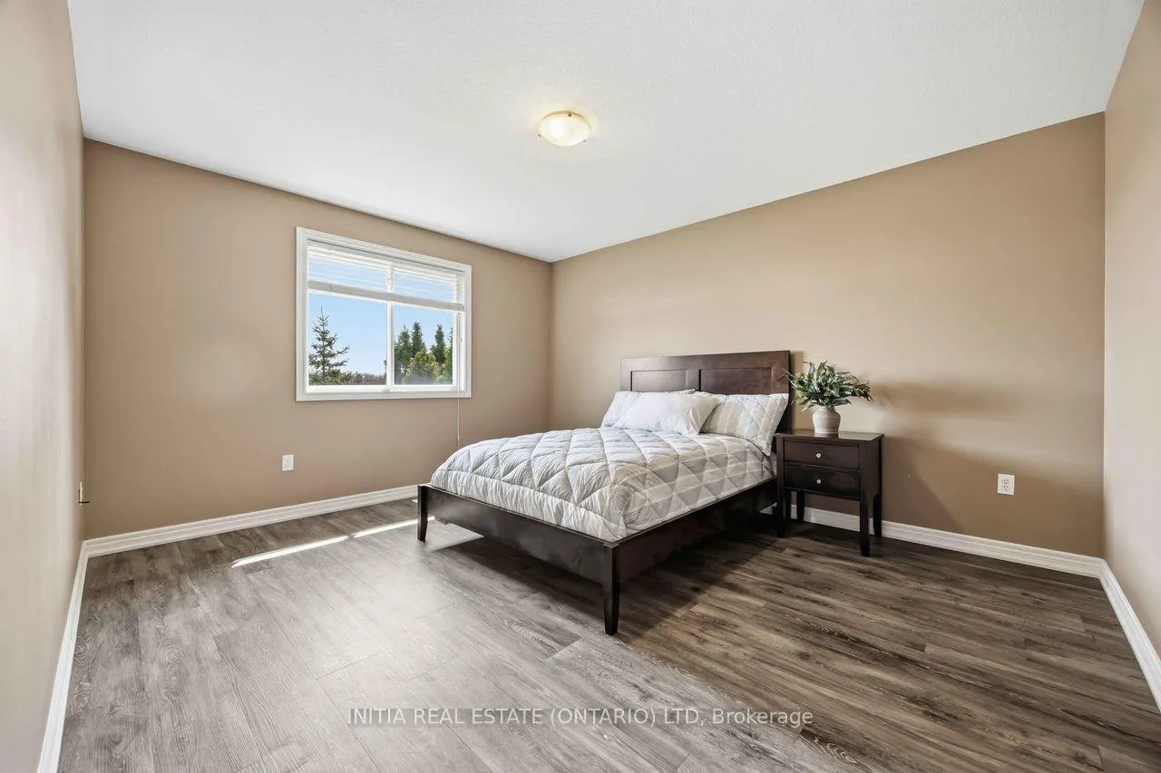 Photo 13 of 482A First Avenue, Enniskillen, Petrolia — HOMEH