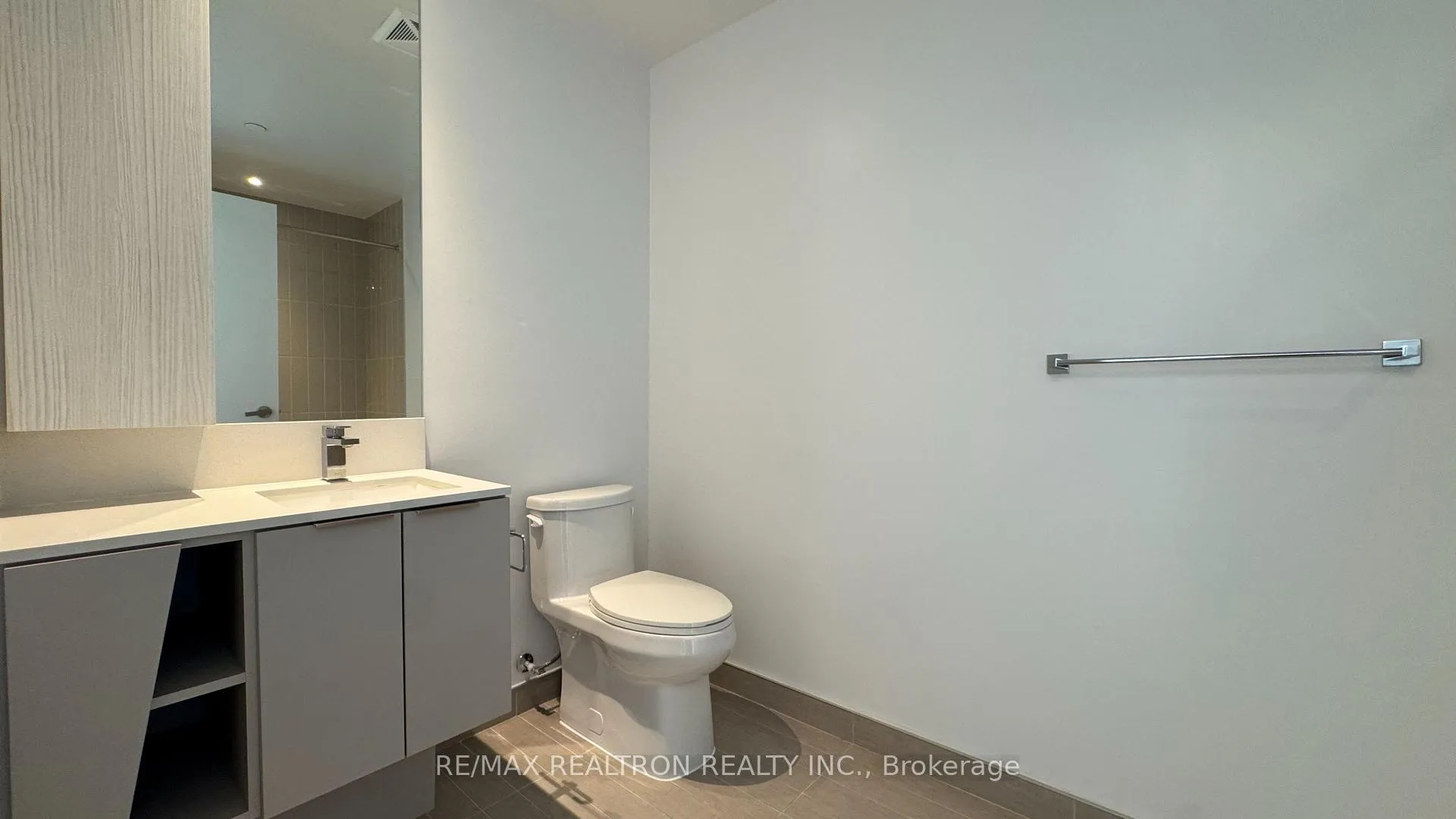 Photo 11 of Unit 4011, 3900 Confederation Parkway, Mississauga, City Centre — HOMEH