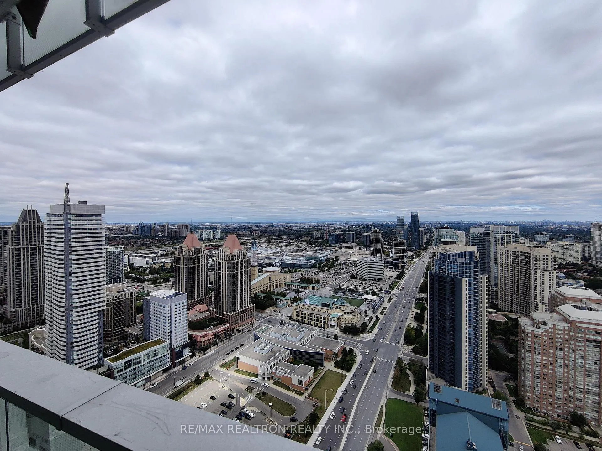 Photo 19 of Unit 4011, 3900 Confederation Parkway, Mississauga, City Centre — HOMEH