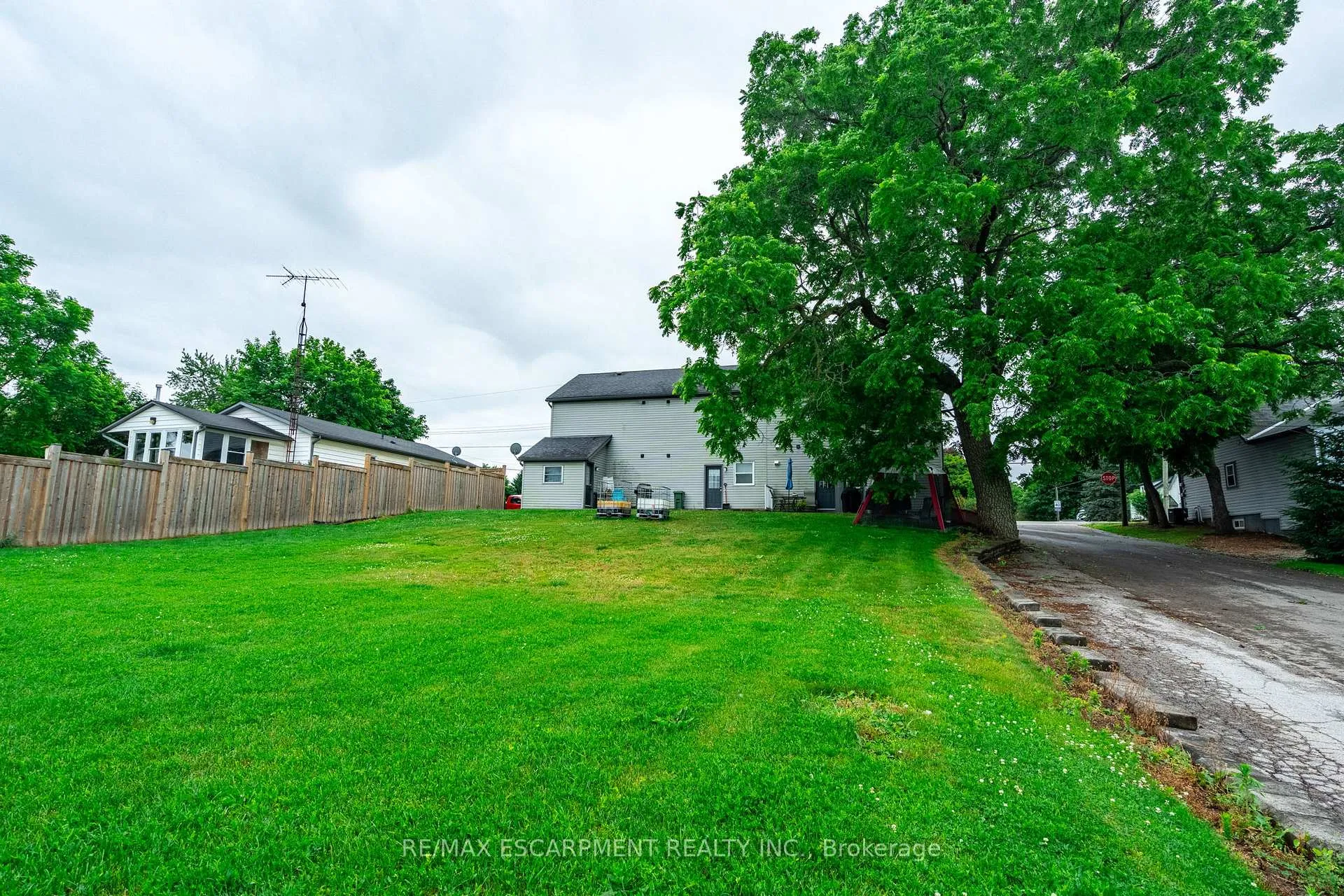Photo 16 of 154-156 Freelton Road, Hamilton, Freelton — HOMEH