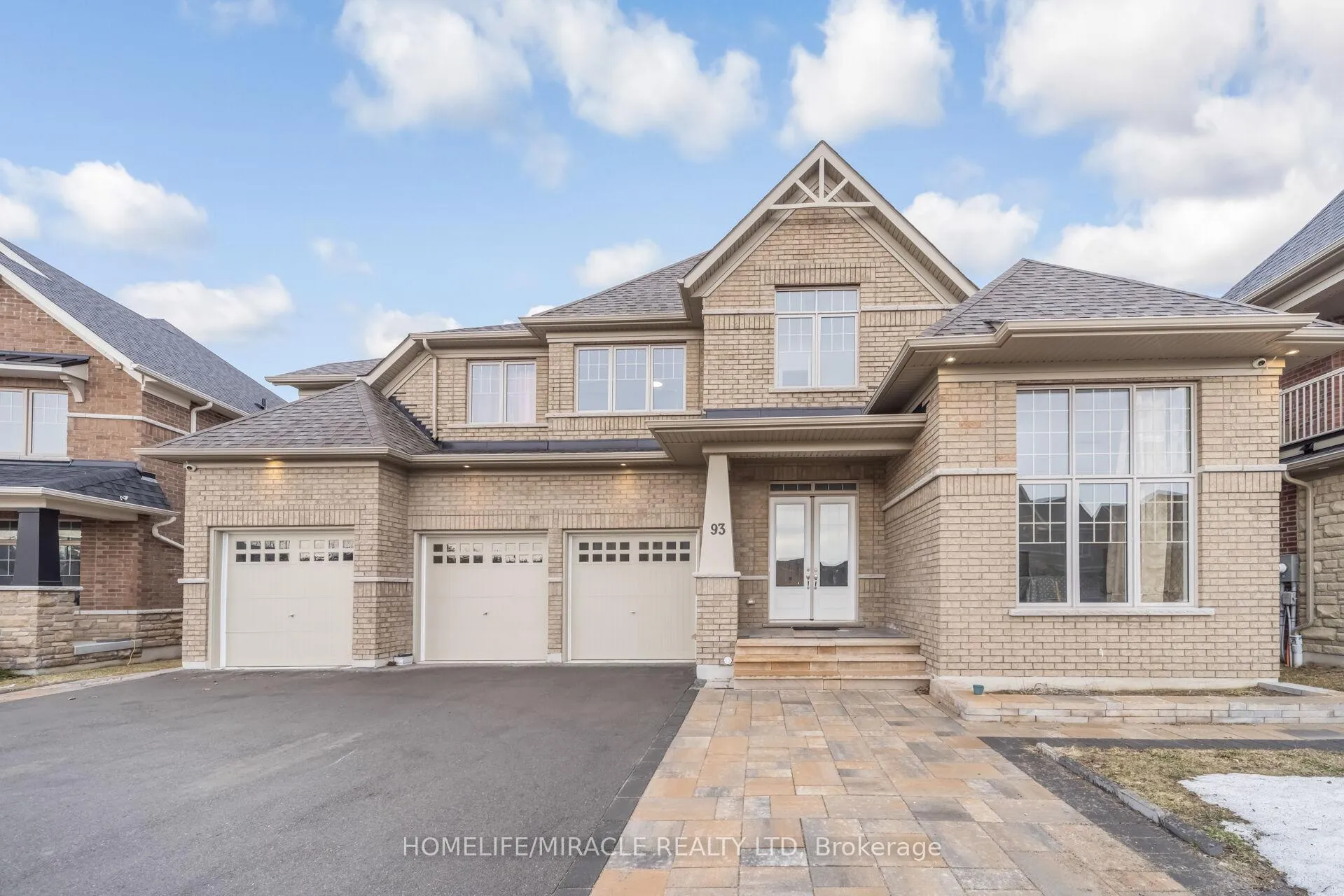 Photo 2 of 93 Trail Boulevard, Springwater, Centre Vespra — HOMEH