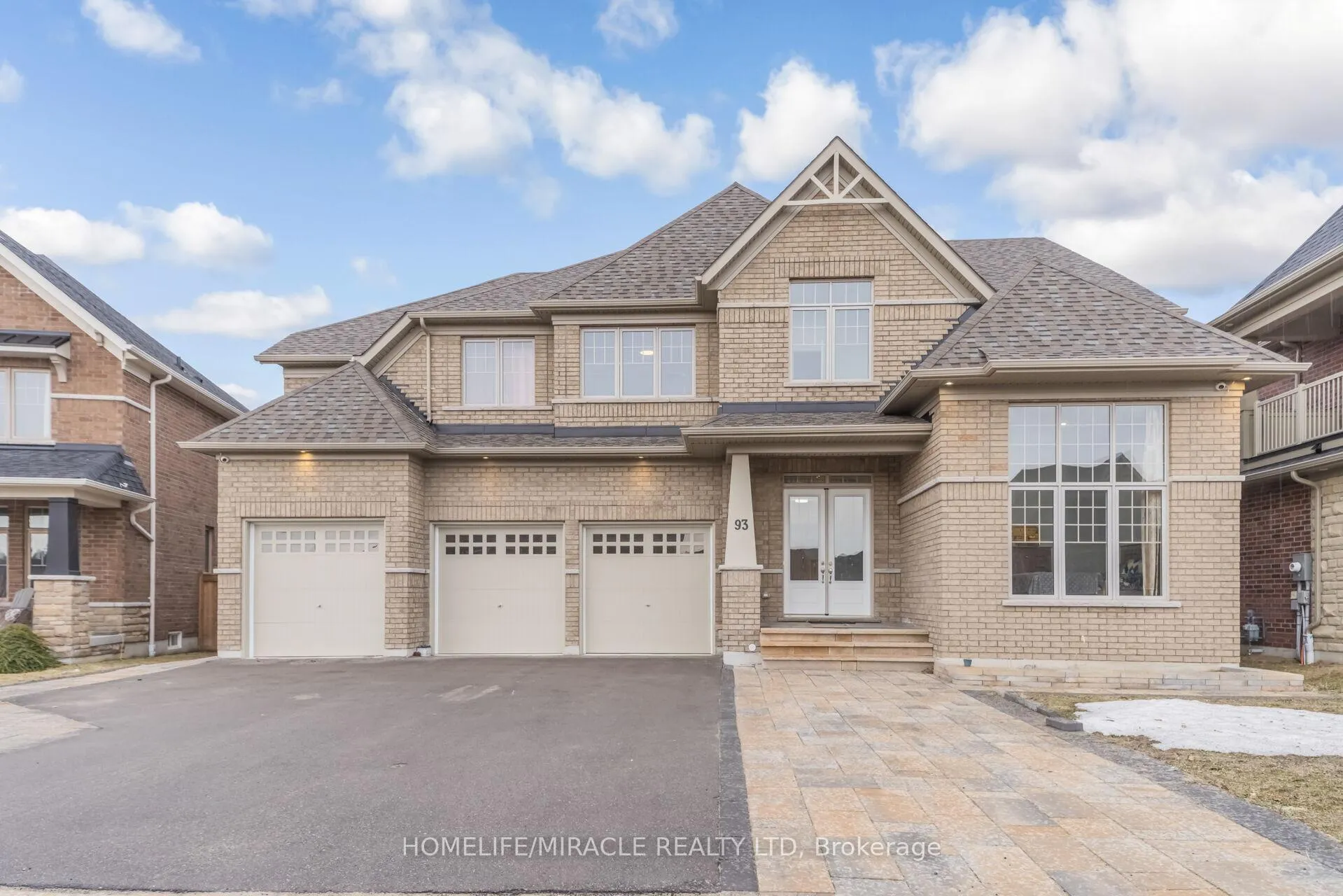 Photo 3 of 93 Trail Boulevard, Springwater, Centre Vespra — HOMEH