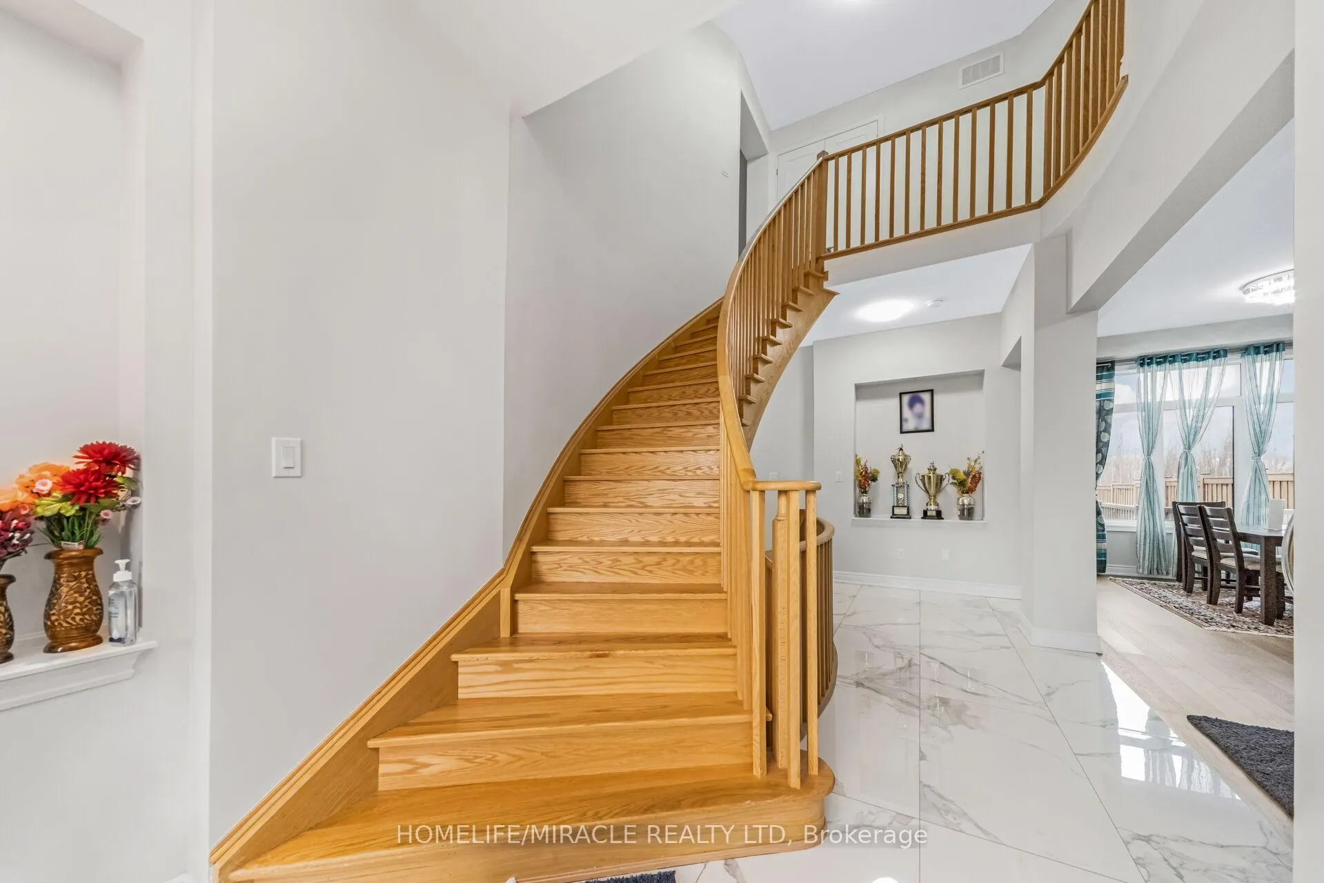 Photo 25 of 93 Trail Boulevard, Springwater, Centre Vespra — HOMEH