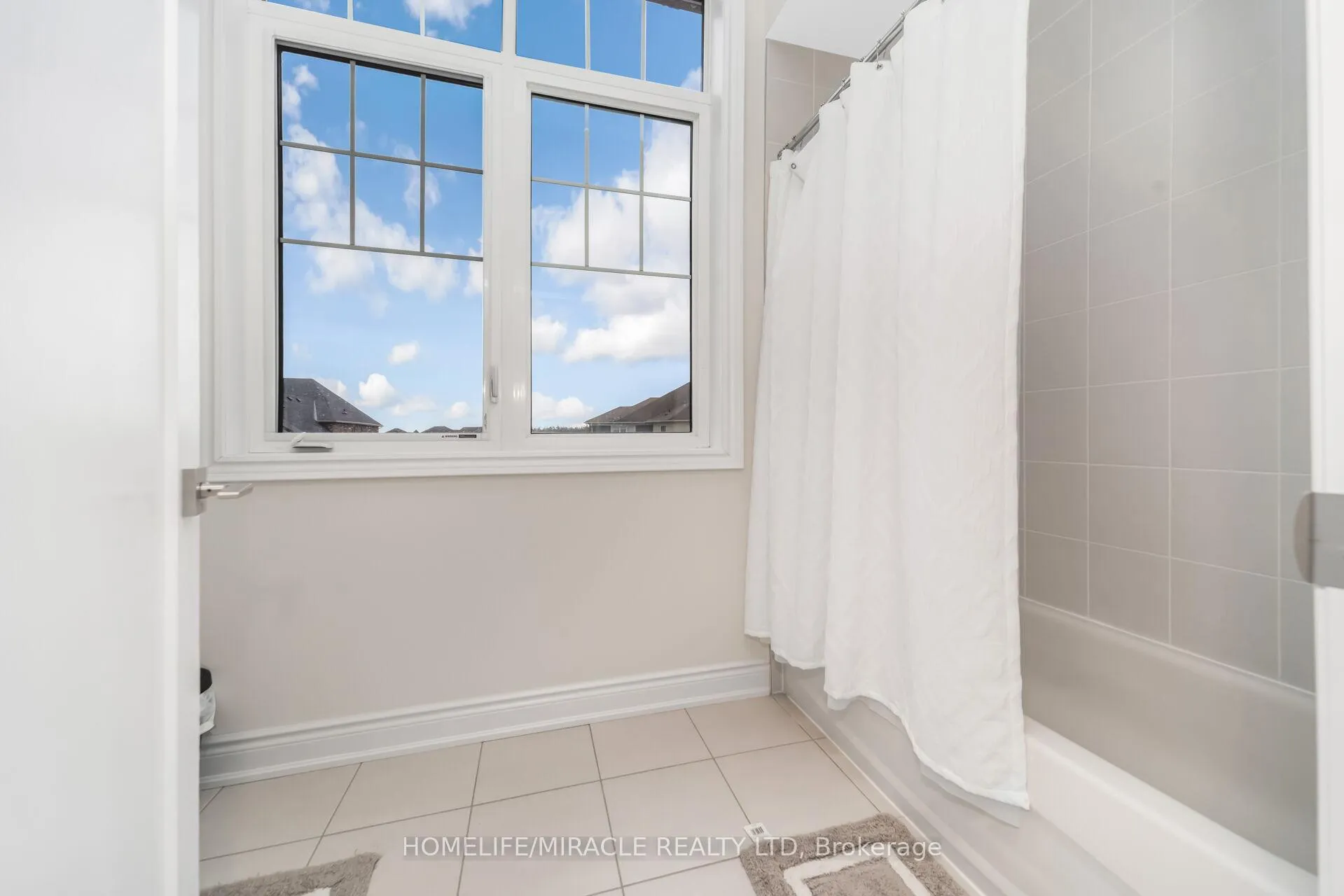Photo 41 of 93 Trail Boulevard, Springwater, Centre Vespra — HOMEH