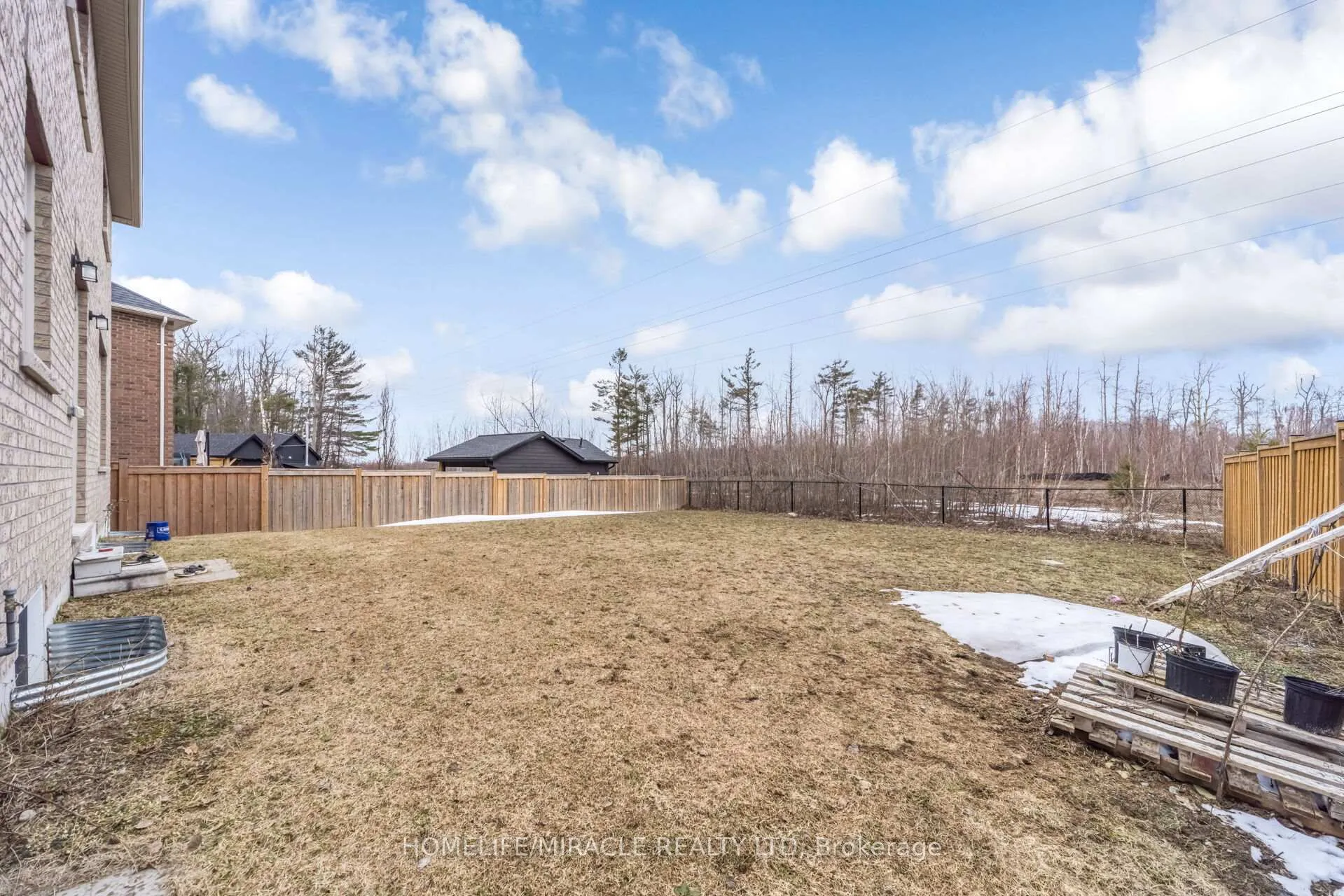 Photo 48 of 93 Trail Boulevard, Springwater, Centre Vespra — HOMEH