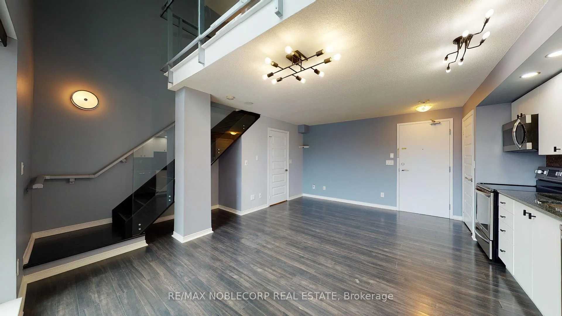 Photo 2 of Unit 212, 215 Queen Street E, Brampton, Bramalea North Industrial — HOMEH