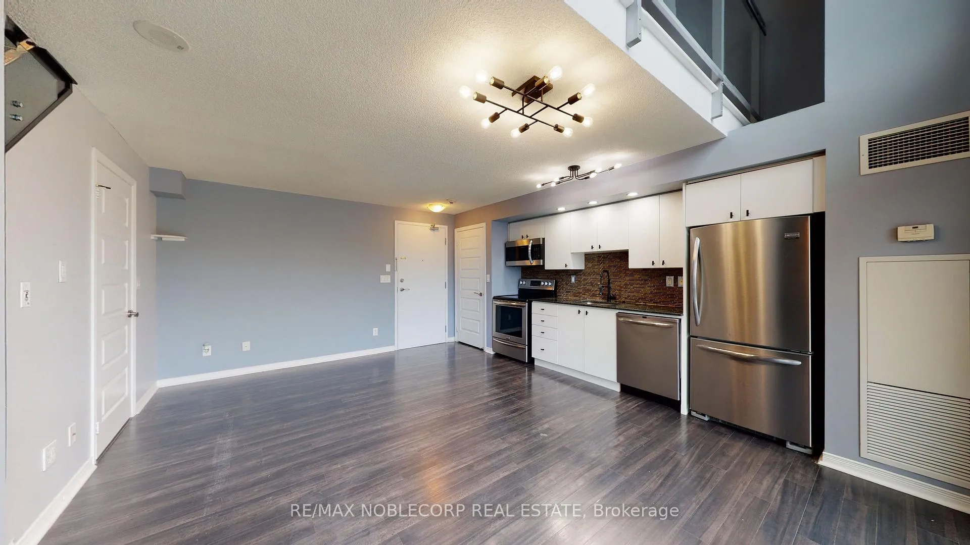 Photo 3 of Unit 212, 215 Queen Street E, Brampton, Bramalea North Industrial — HOMEH