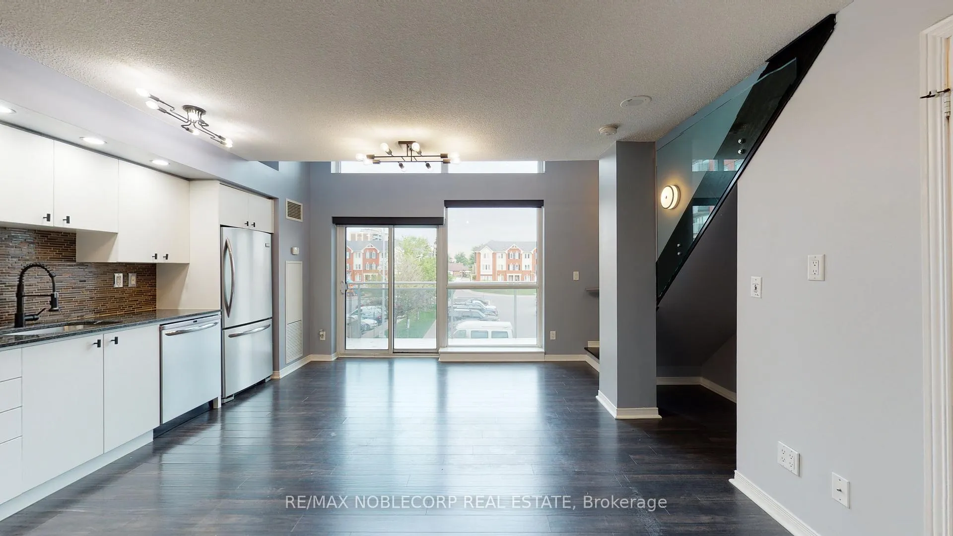 Photo 5 of Unit 212, 215 Queen Street E, Brampton, Bramalea North Industrial — HOMEH