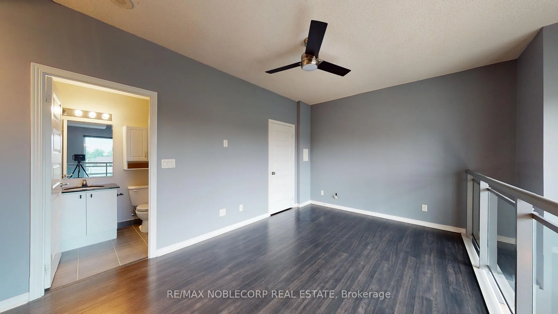 Photo 7 of Unit 212, 215 Queen Street E, Brampton, Bramalea North Industrial — HOMEH