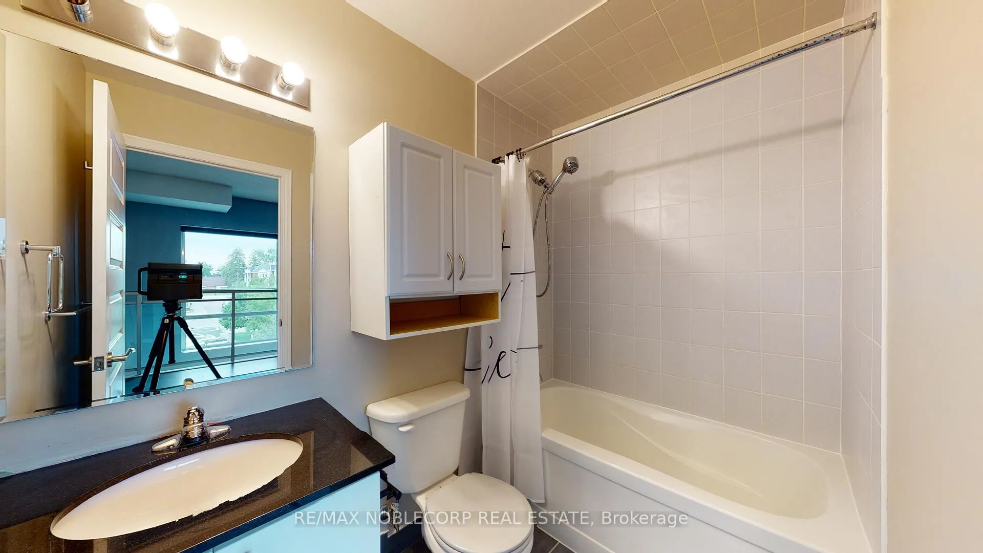 Photo 8 of Unit 212, 215 Queen Street E, Brampton, Bramalea North Industrial — HOMEH