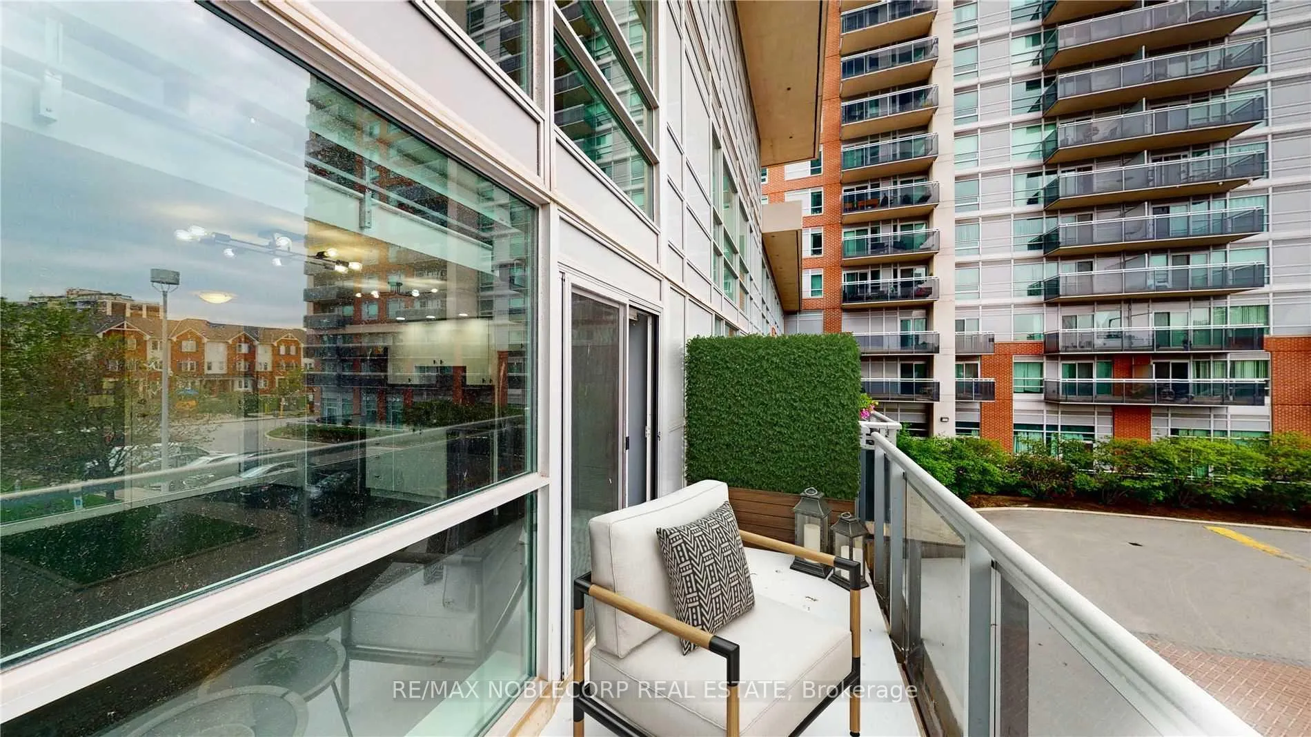 Photo 10 of Unit 212, 215 Queen Street E, Brampton, Bramalea North Industrial — HOMEH